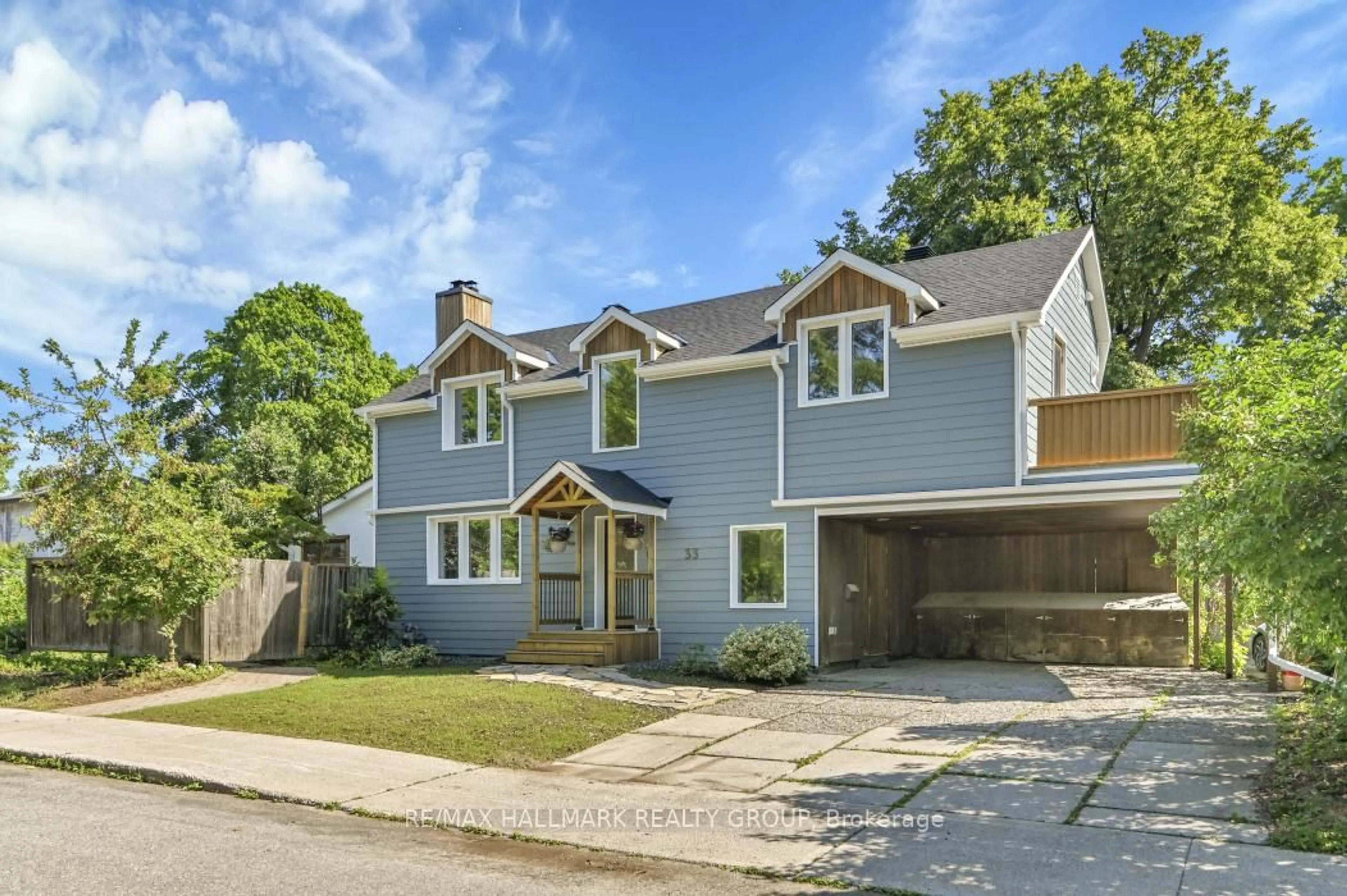 A pic from outside/outdoor area/front of a property/back of a property/a pic from drone, street for 33 Rockcliffe Way, Ottawa Ontario K1M 1B3