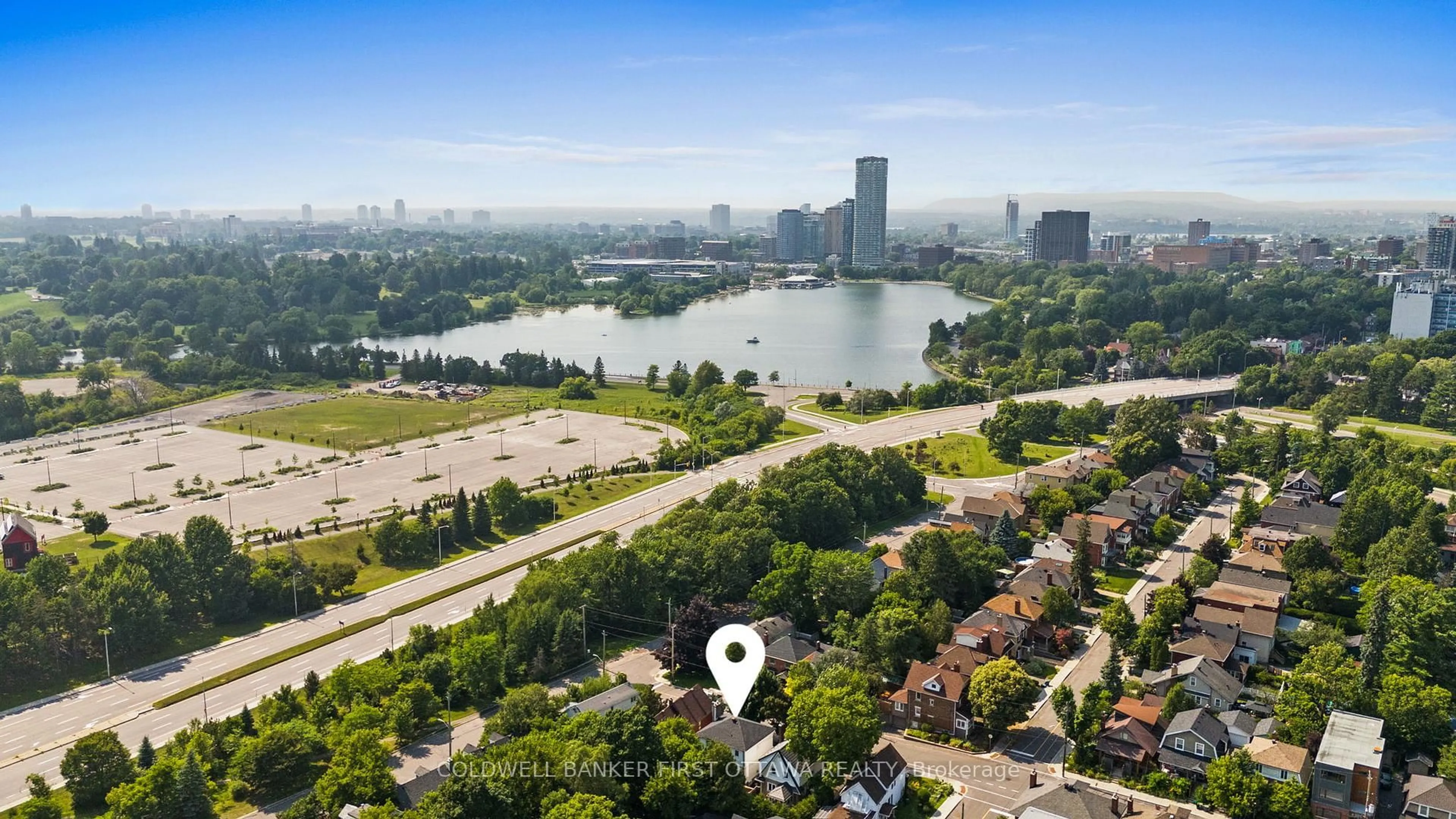 A pic from outside/outdoor area/front of a property/back of a property/a pic from drone, water/lake/river/ocean view for 186 Aylmer Ave, Ottawa Ontario K1S 2Y6