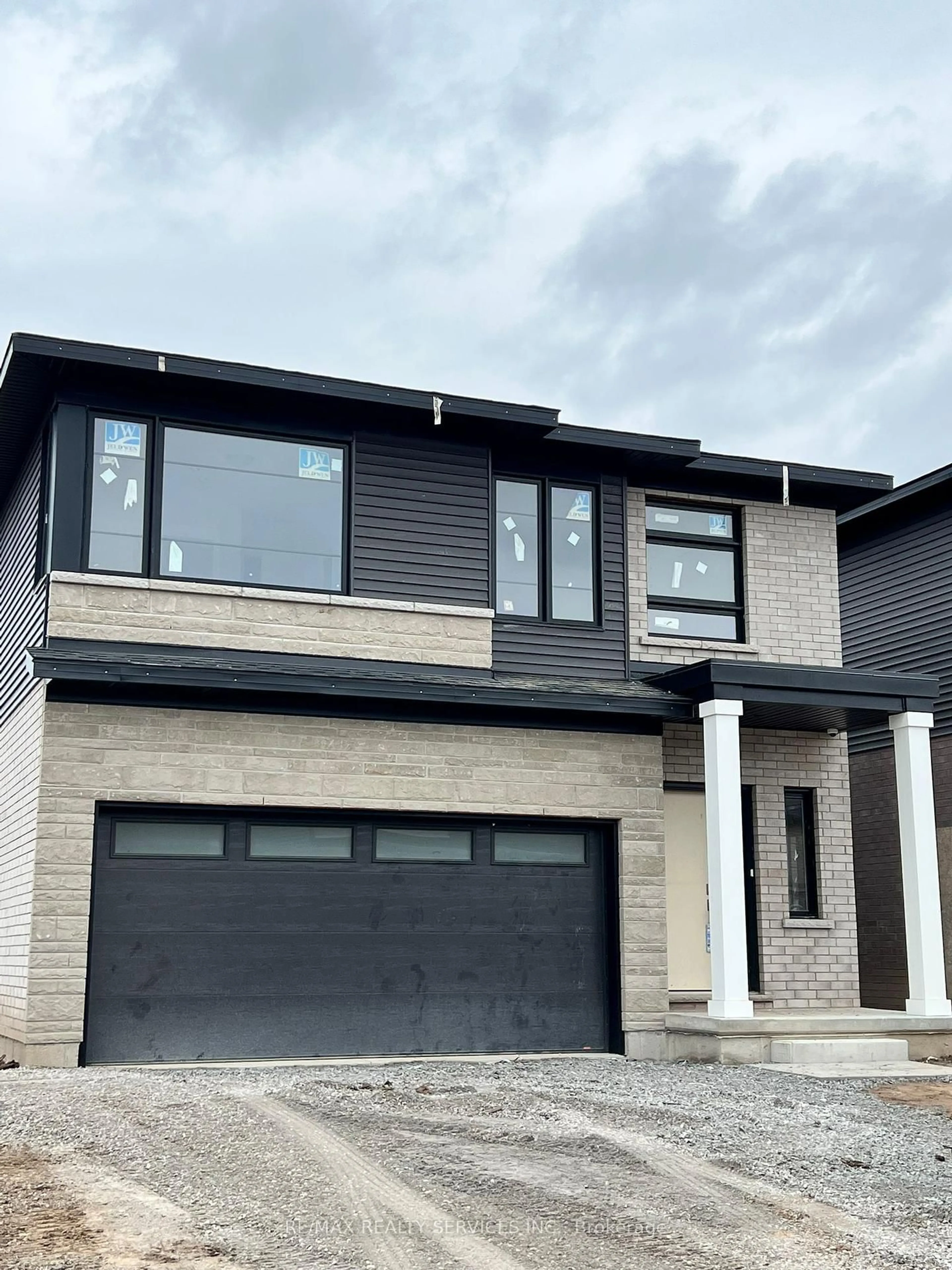 Home with brick exterior material, street for 7289 Parkside Rd, Niagara Falls Ontario L2H 3V4
