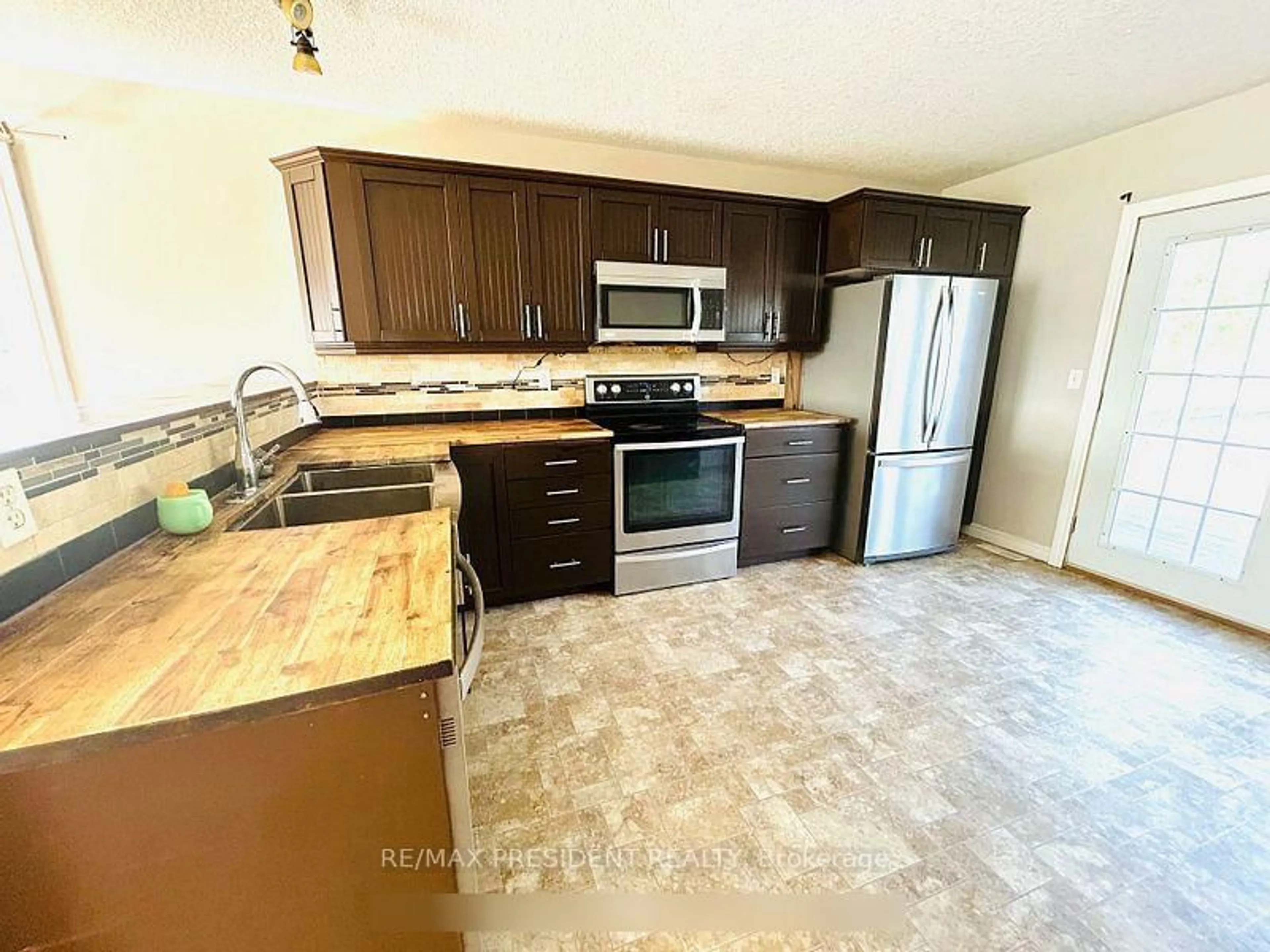 Unknown for 85 Stanley St, Belleville Ontario K8N 3Z9