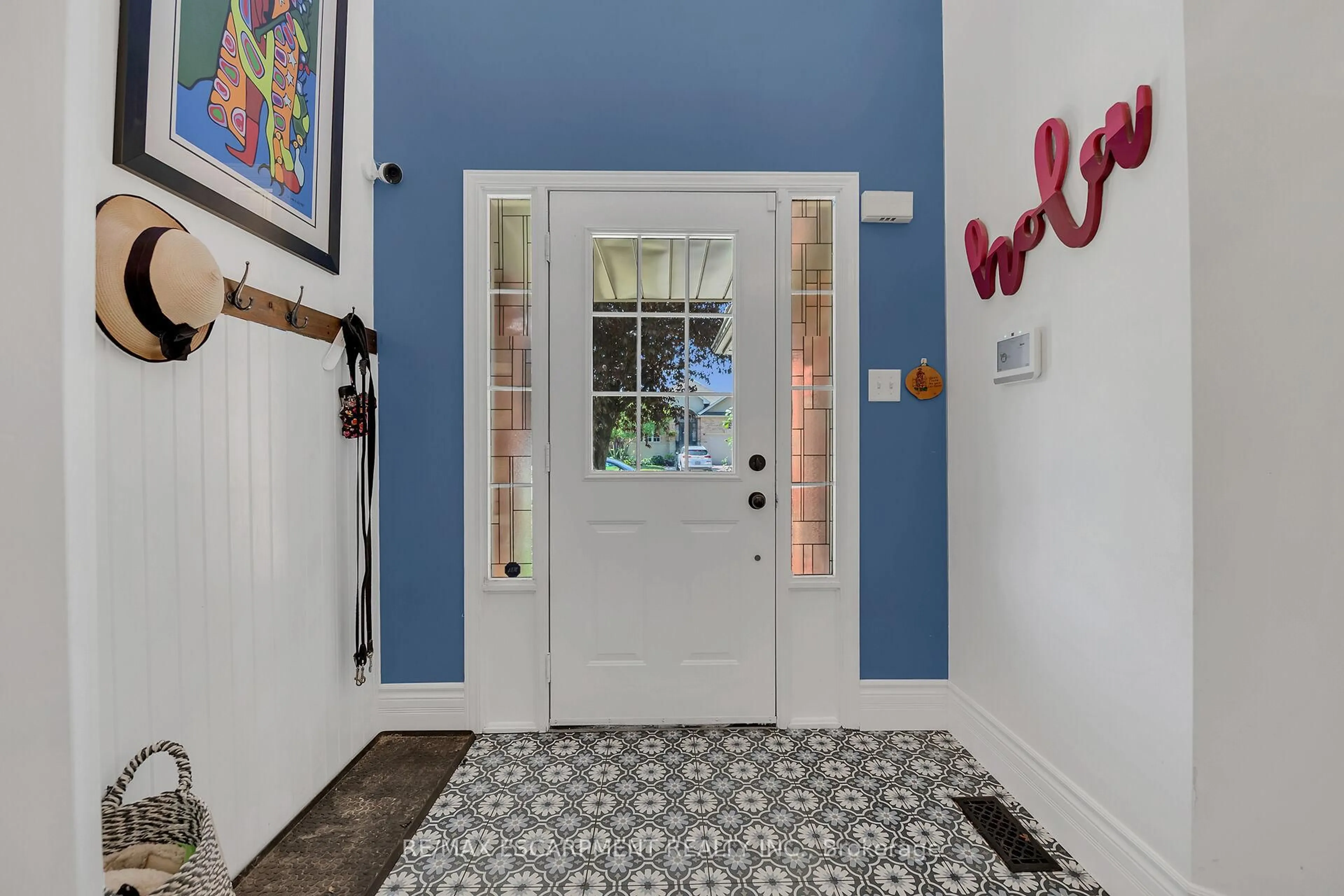 Indoor entryway for 239 HEPBURN Cres, Hamilton Ontario L9C 7T3
