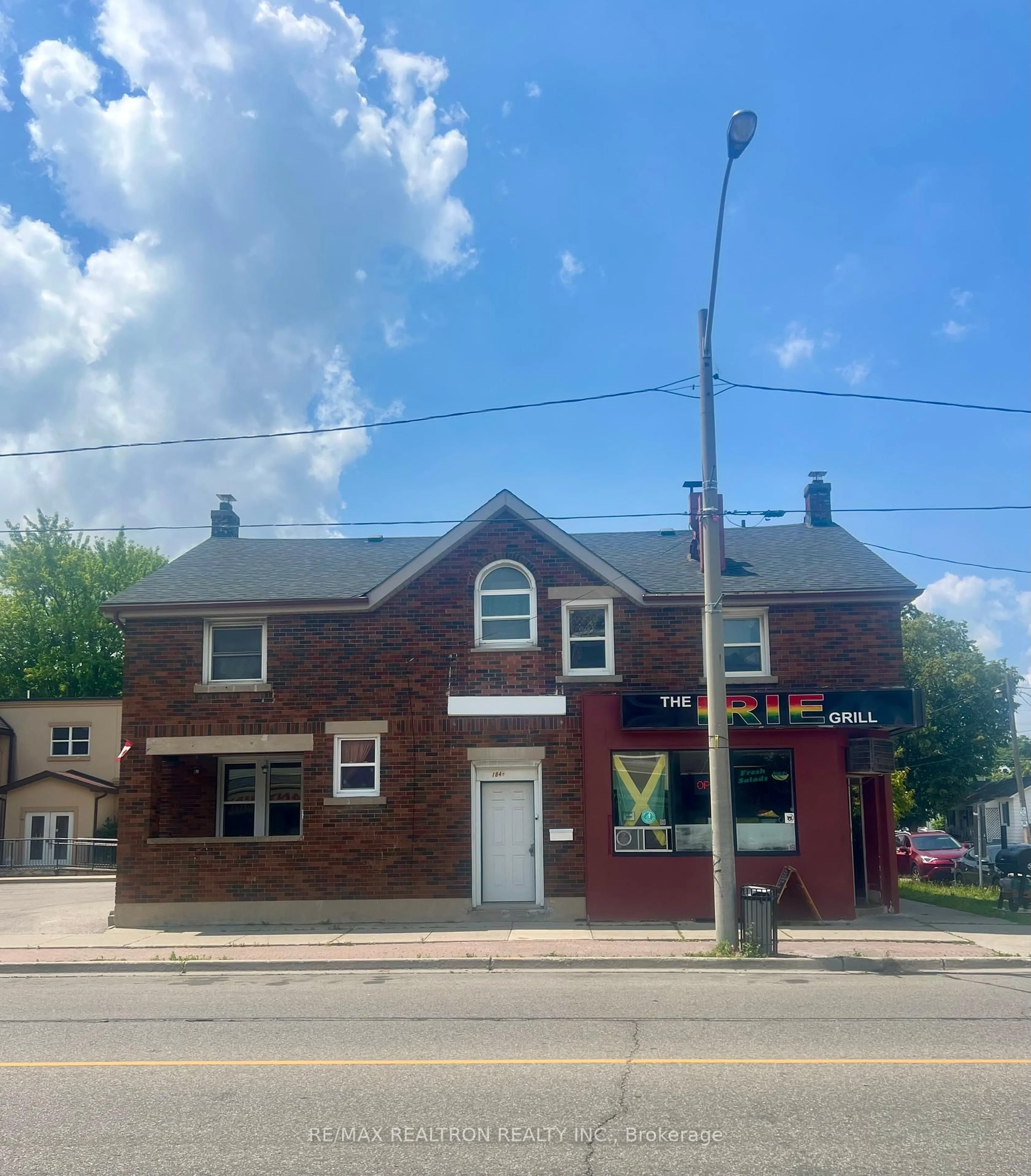 Unknown for 184-186 Market St, Brantford Ontario N3T 3G1