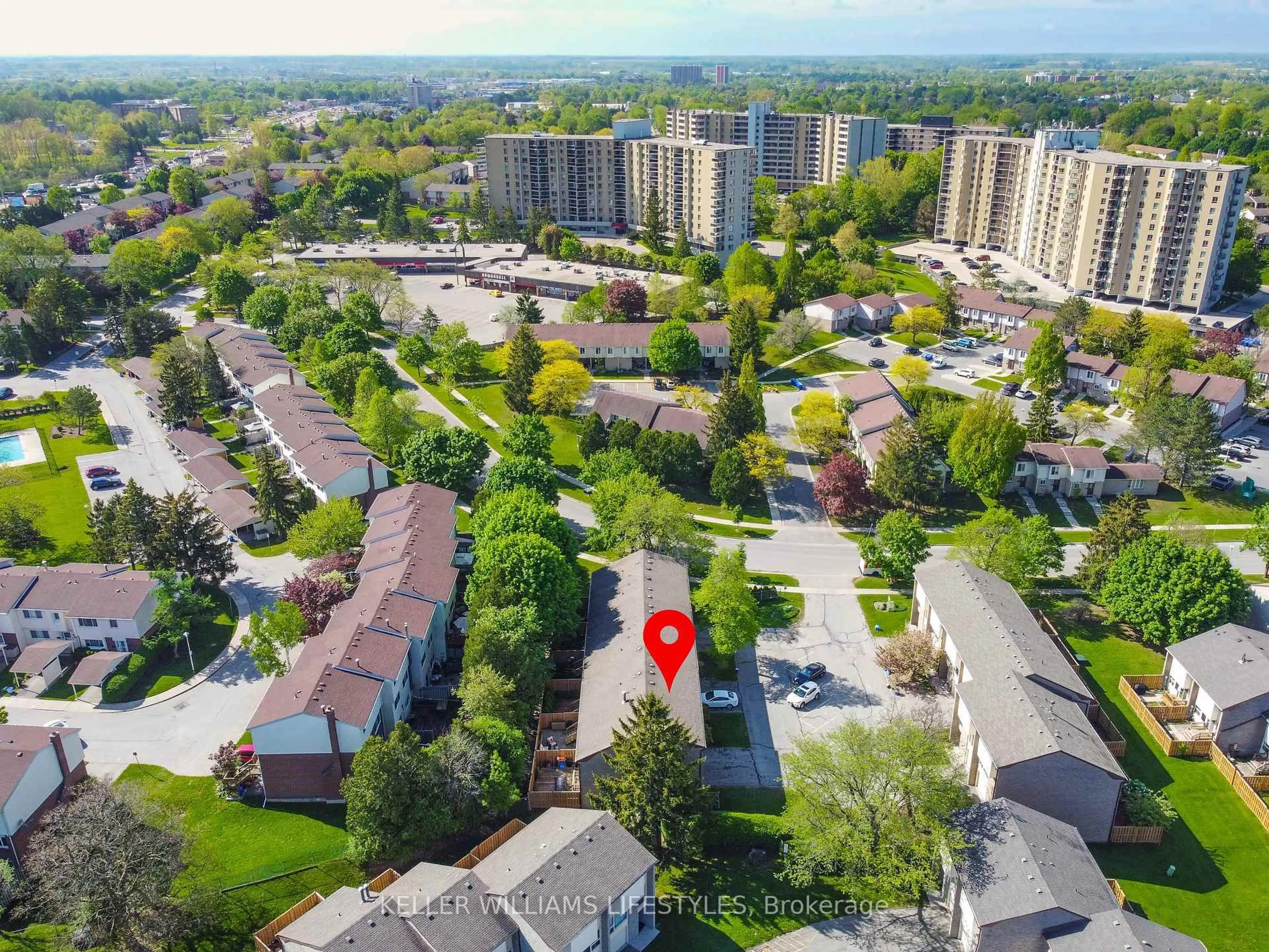 A pic from outside/outdoor area/front of a property/back of a property/a pic from drone, city buildings view from balcony for 40 Chiddington Gate, London South Ontario N6C 4Y3