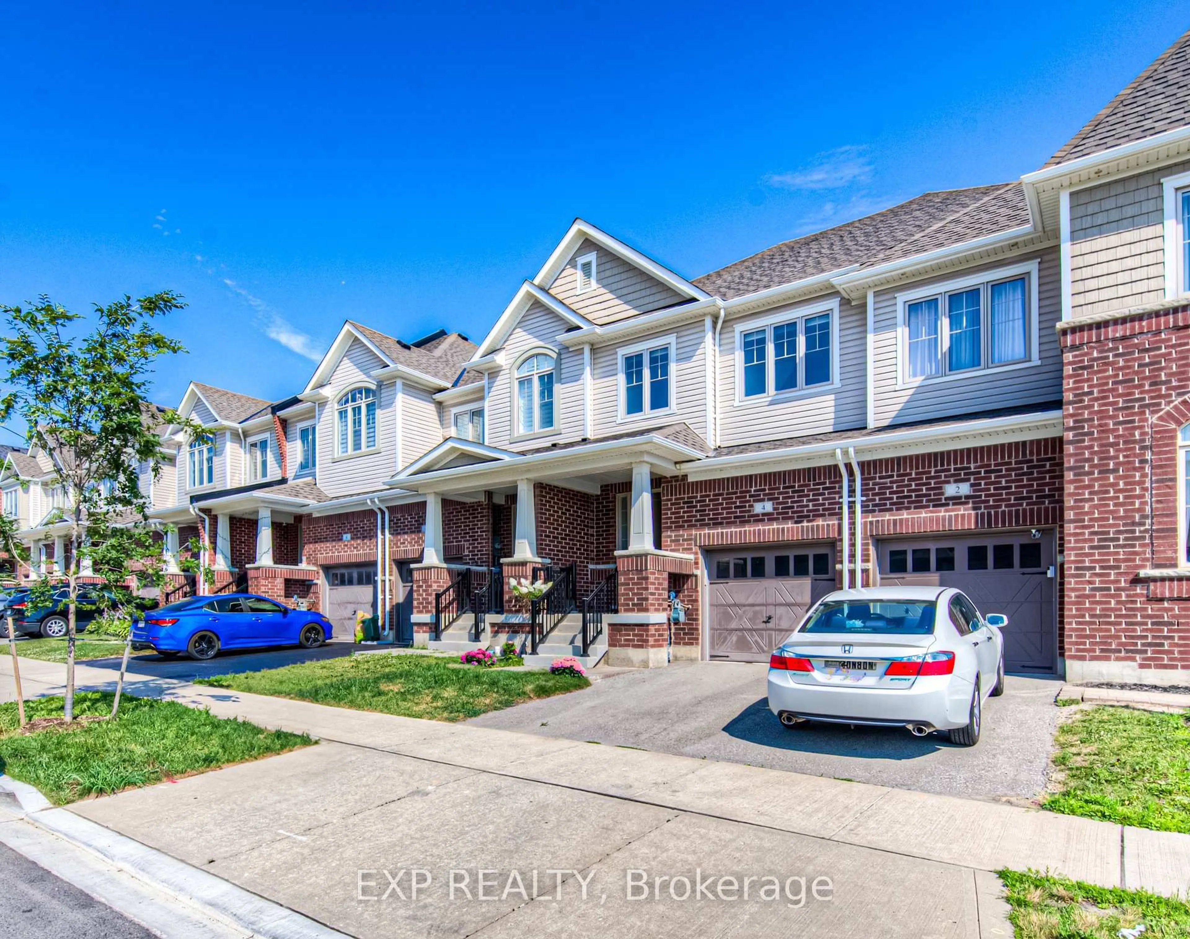 Home with brick exterior material, street for 4 Stonehill Ave, Kitchener Ontario N2R 0N8
