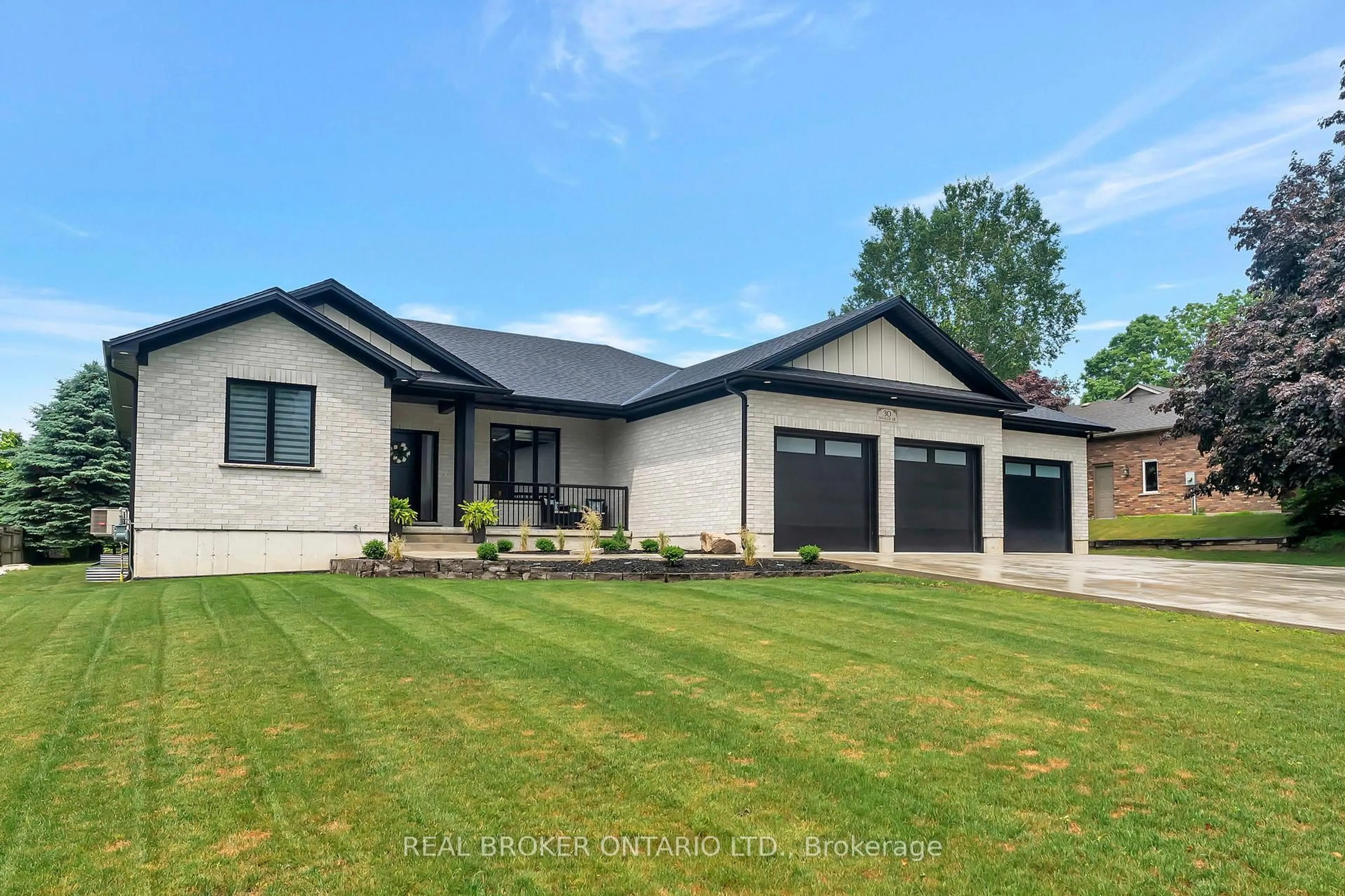 Home with vinyl exterior material, street for 30 Tanager Dr, Tillsonburg Ontario N4G 1A9