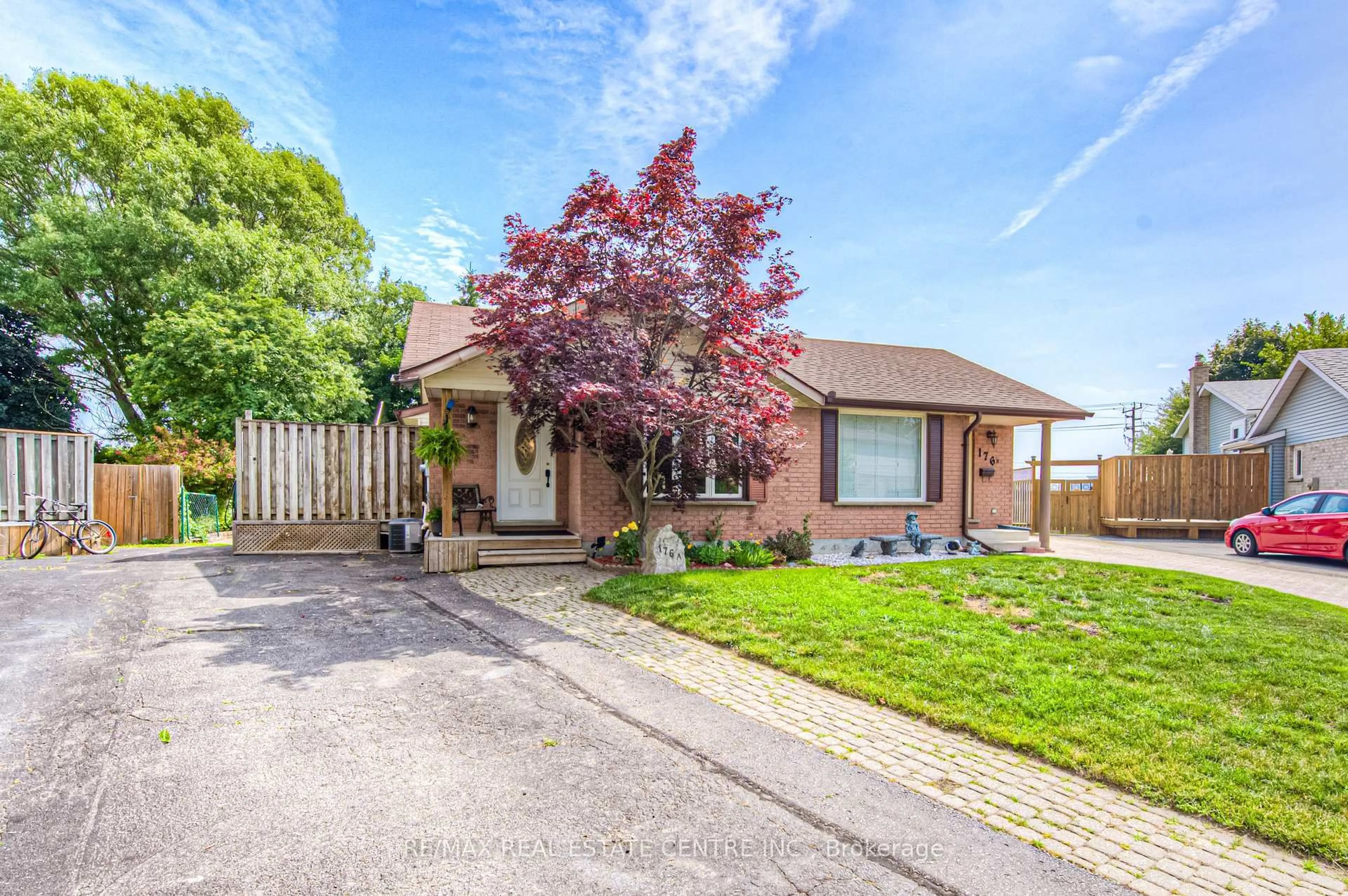 Home with brick exterior material, street for 176 Coghill Pl, Waterloo Ontario N2V 1P3