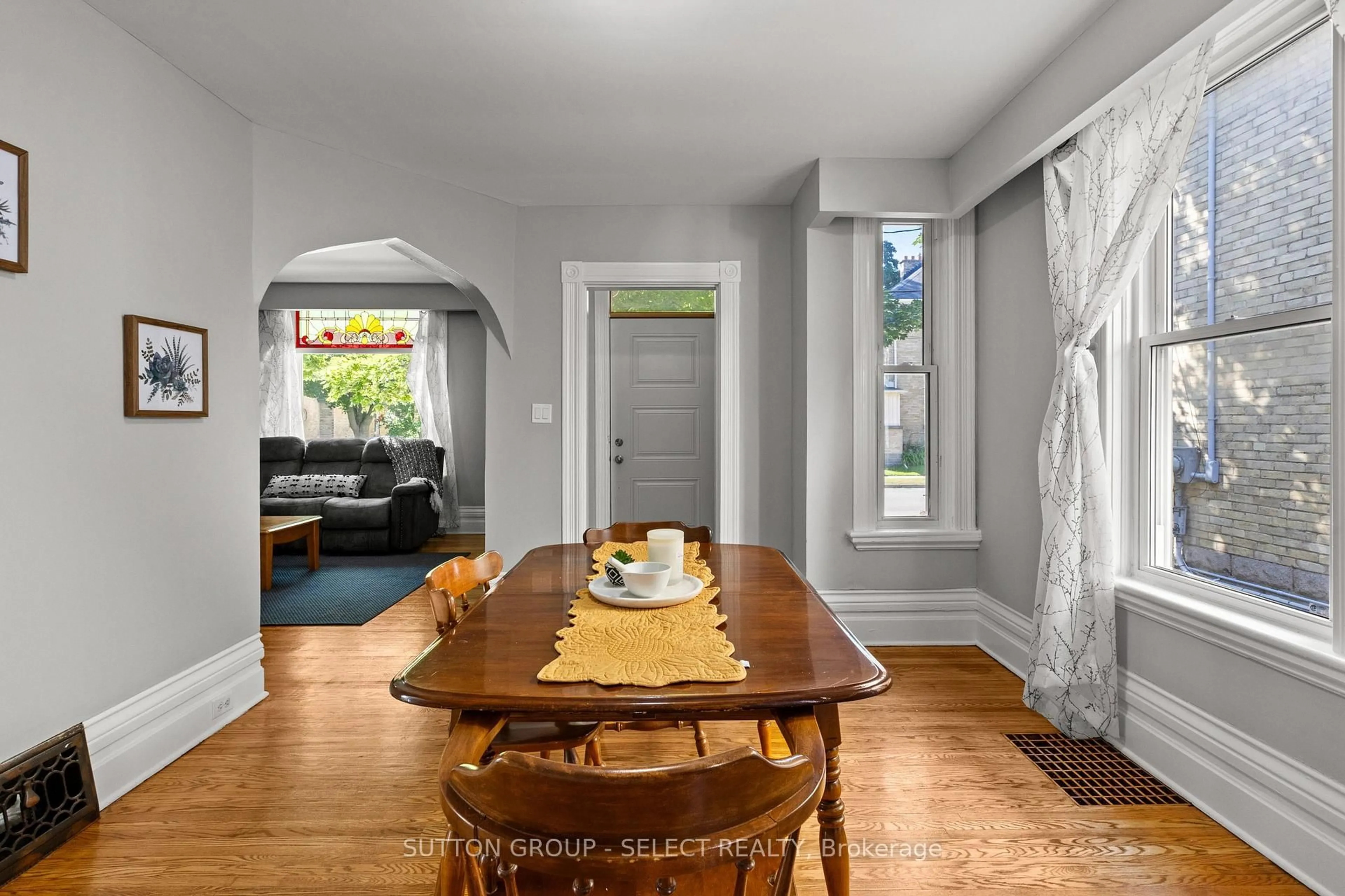 Dining room, unknown for 89 BECHER St, London South Ontario N6C 1A6