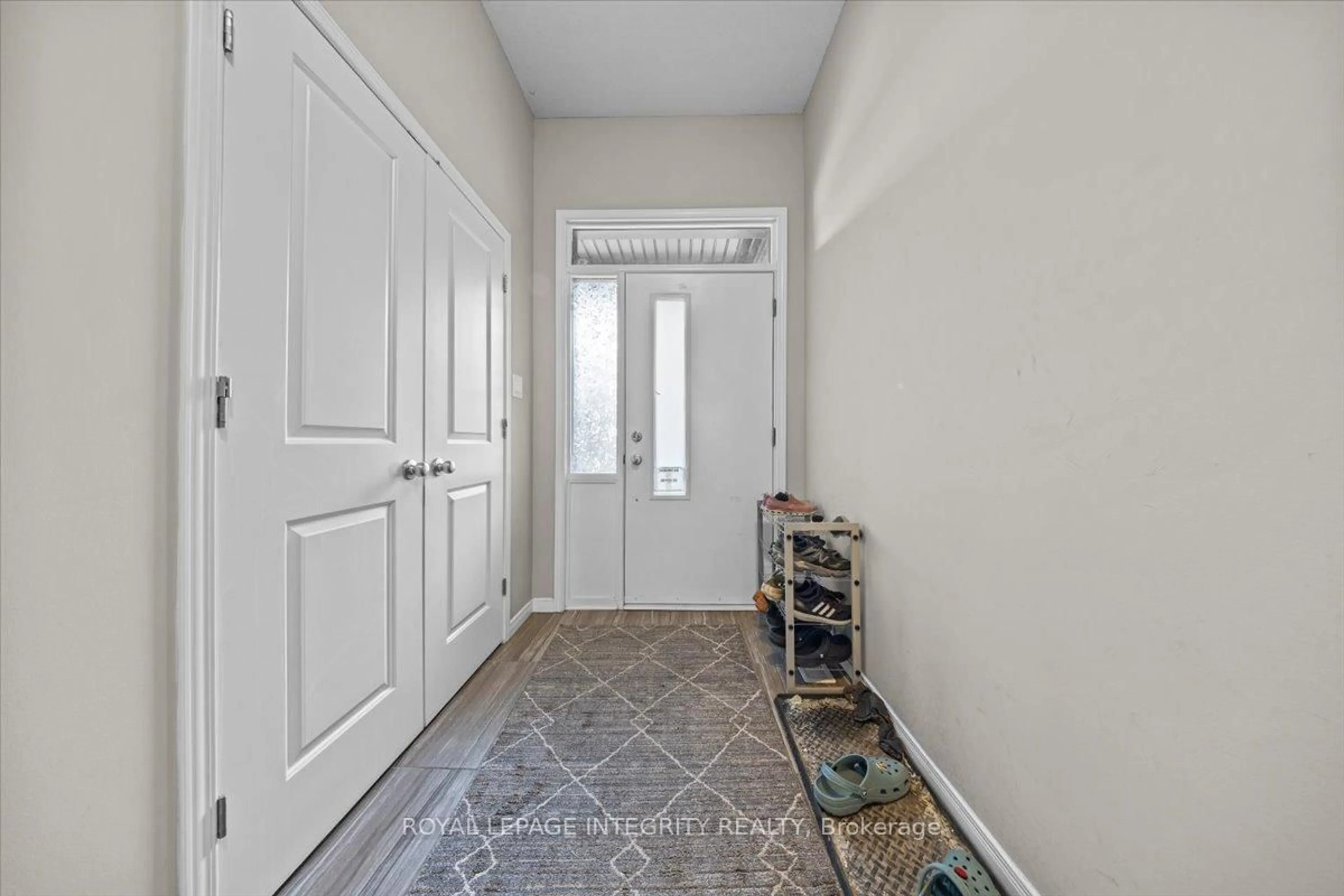 Indoor entryway for 14 Hackney Private, Stittsville Ontario K2V 0K8