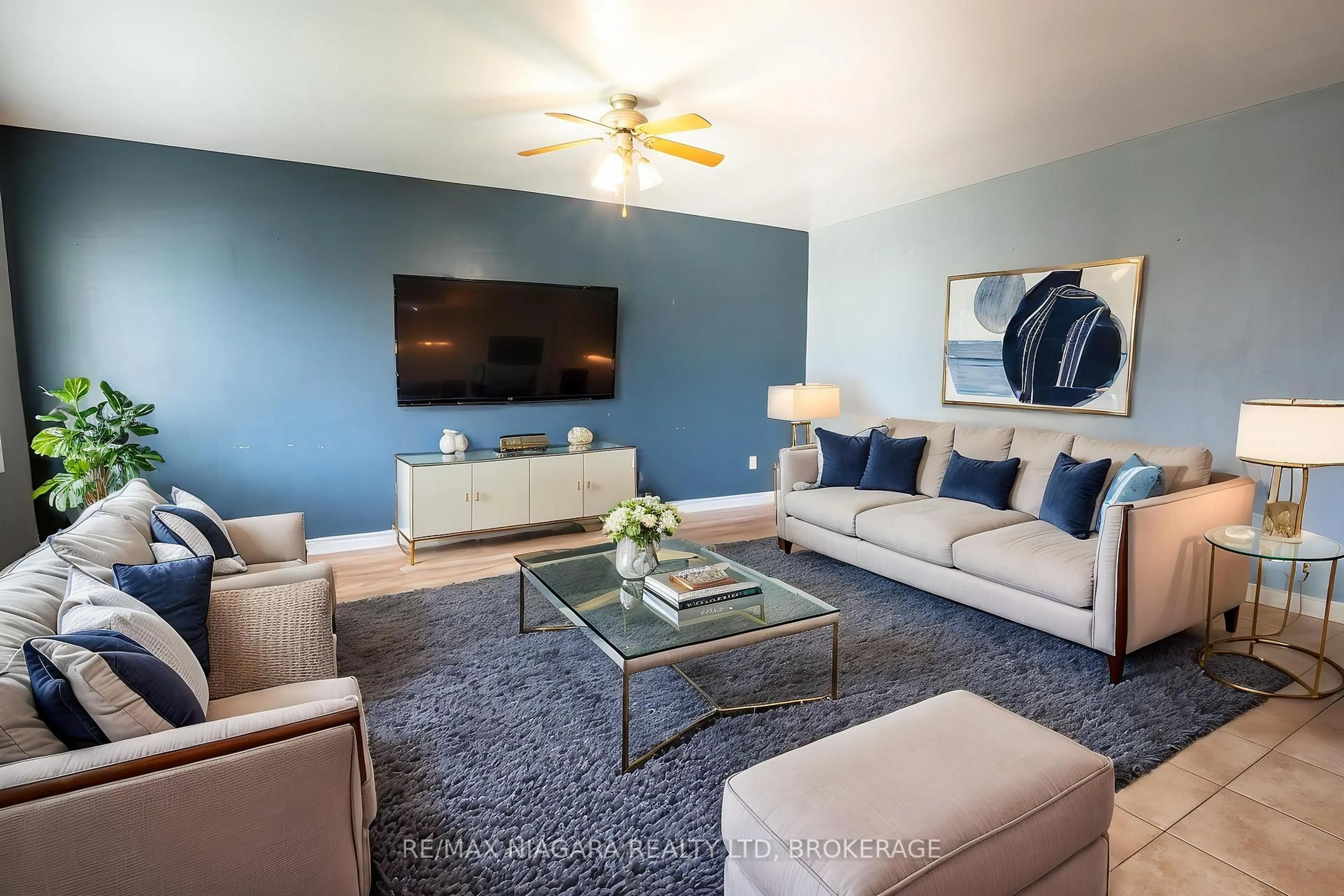 Living room with furniture, unknown for 5 St Peter St, St. Catharines Ontario L2T 1N7