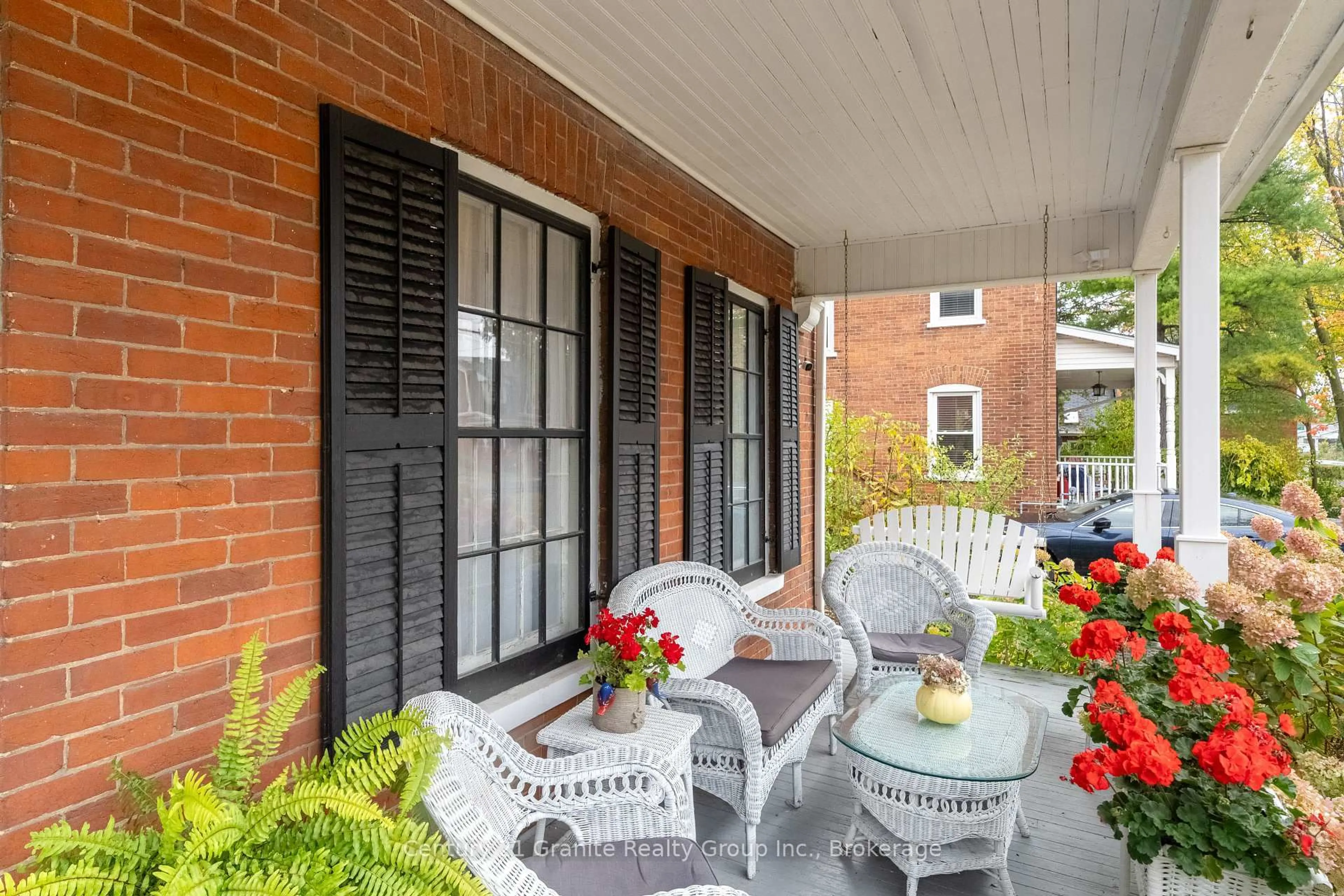 Patio, street for 110 Bridge St, Belleville Ontario K8P 1J6