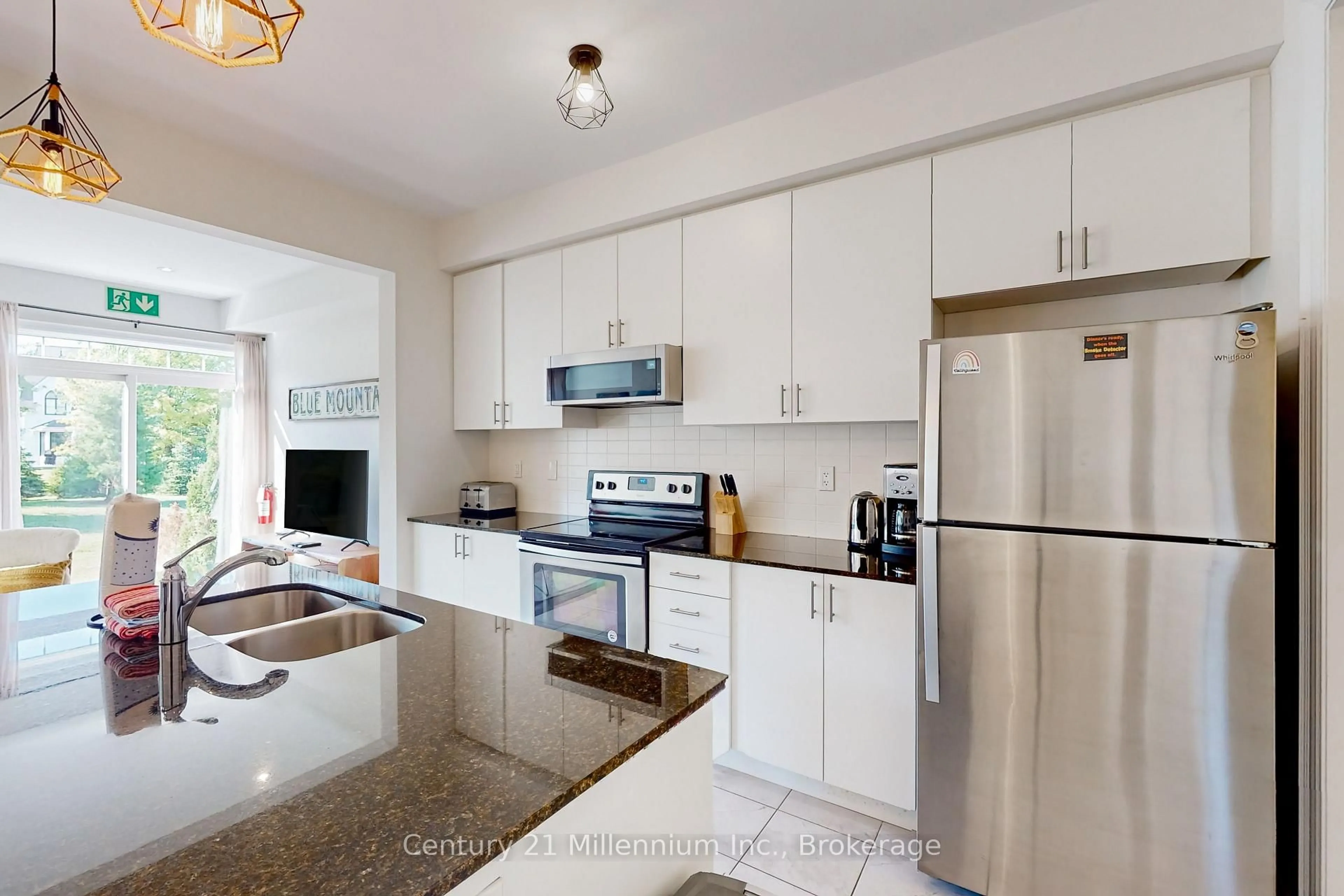 Standard kitchen, ceramic/tile floor for 171 SNOWBRIDGE Way #31, Blue Mountains Ontario L9Y 0V1
