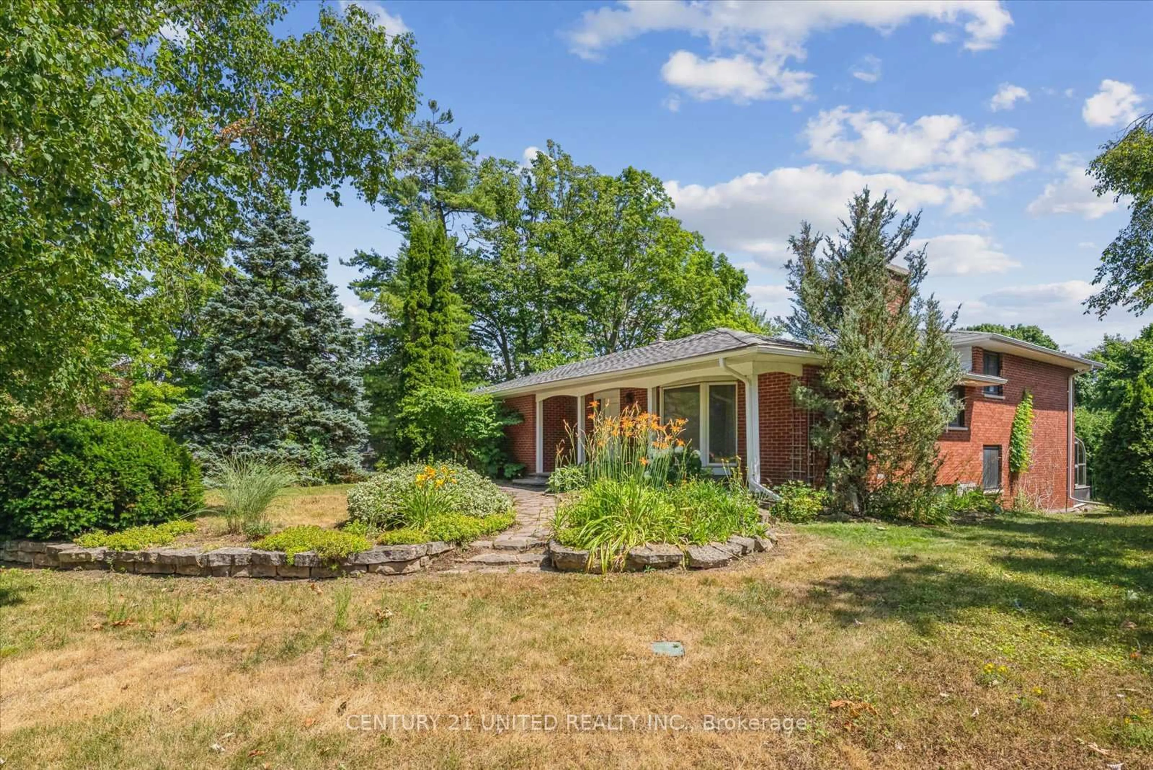 A pic from outside/outdoor area/front of a property/back of a property/a pic from drone, unknown for 1 Fenwood Circ, Peterborough West Ontario K9J 6M4