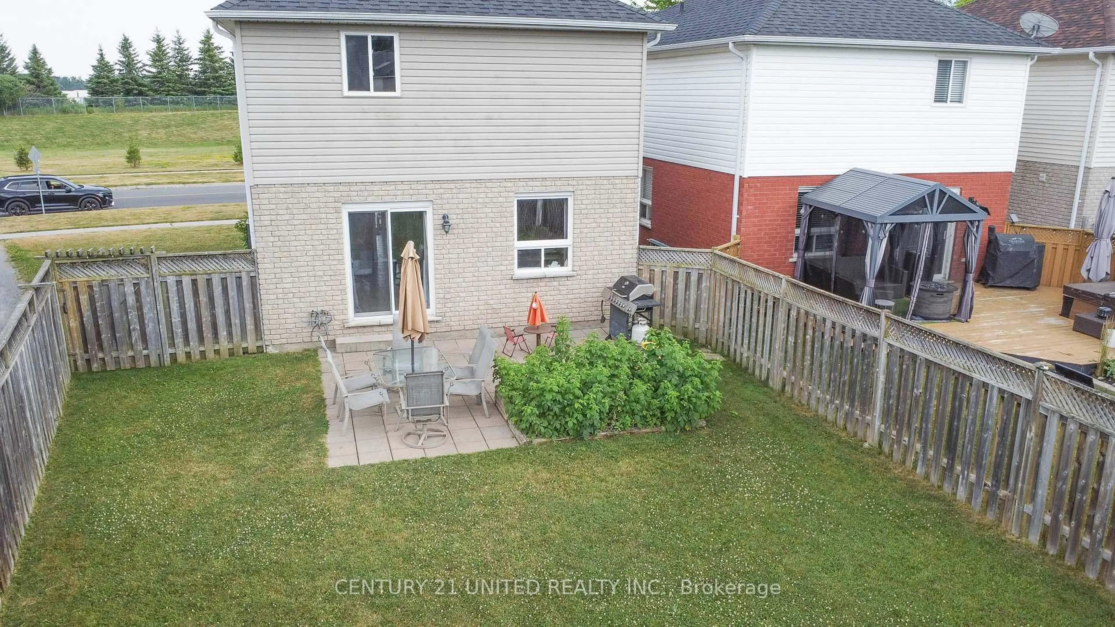 A pic from outside/outdoor area/front of a property/back of a property/a pic from drone, street for 351 Spillsbury Dr, Peterborough West Ontario K9K 2N6