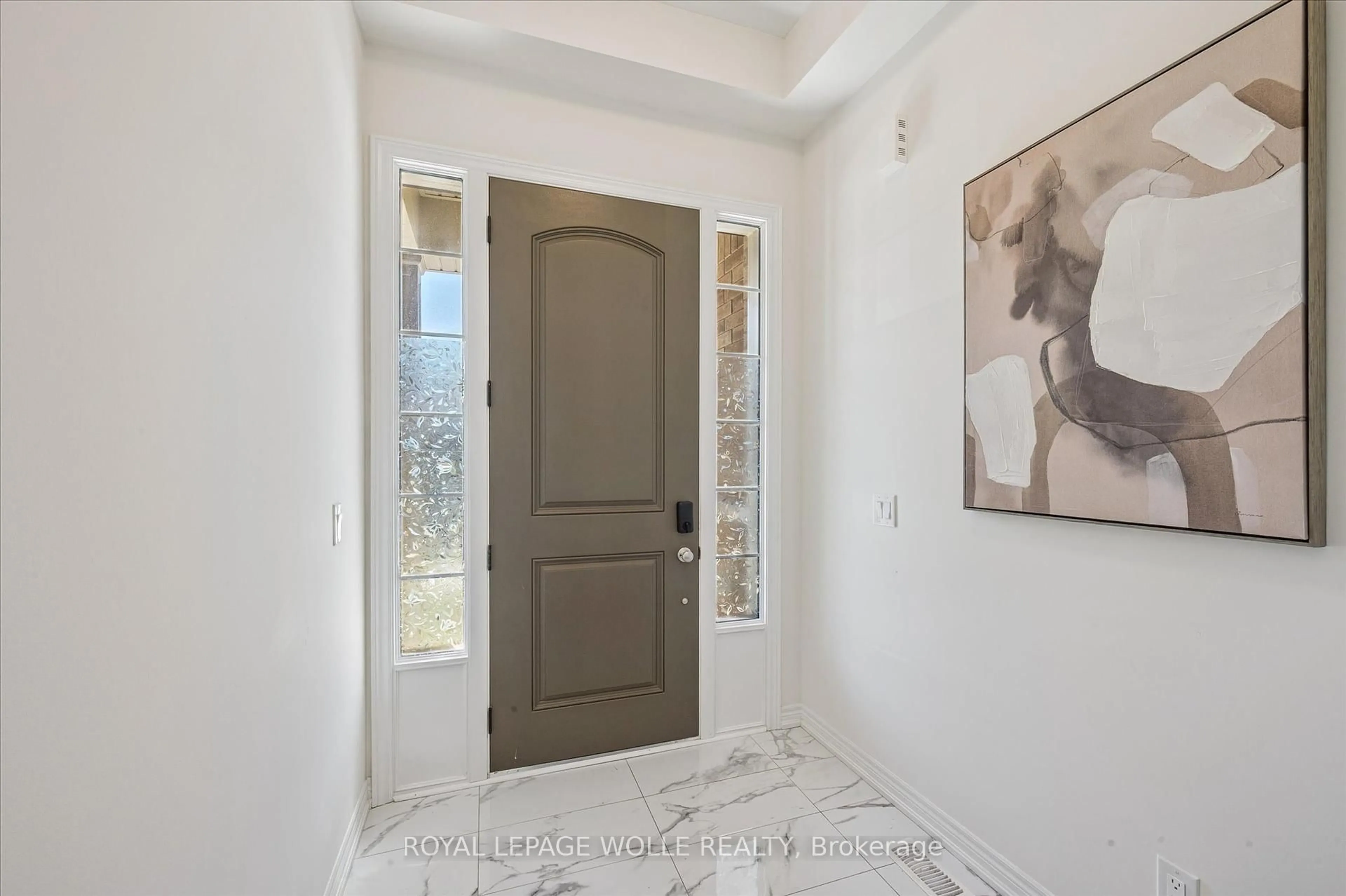 Indoor entryway for 11 GEORGINA St, Kitchener Ontario N2R 0S6