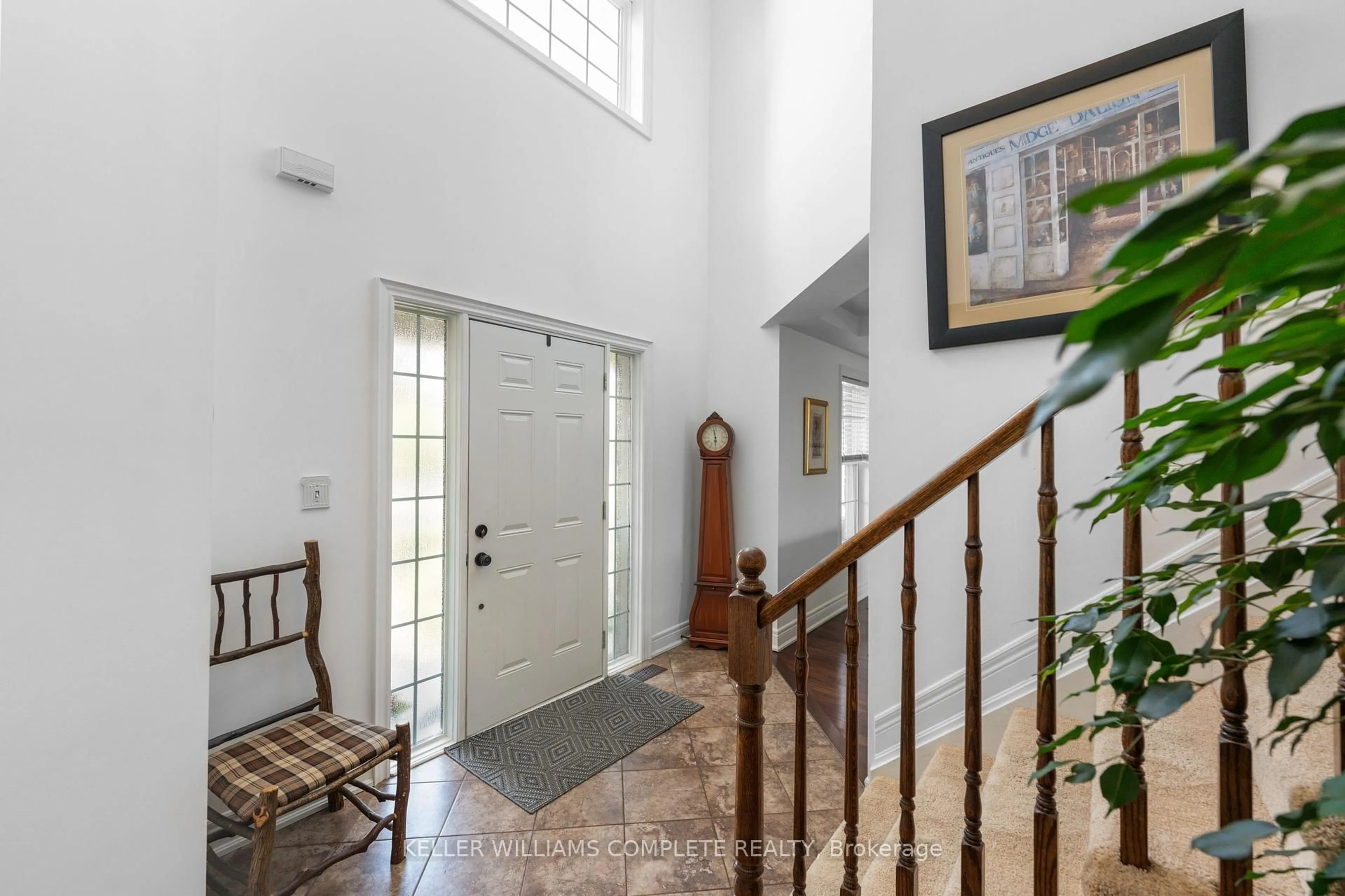Indoor entryway for 385 Jordyn Dr, Fort Erie Ontario L2A 6T6