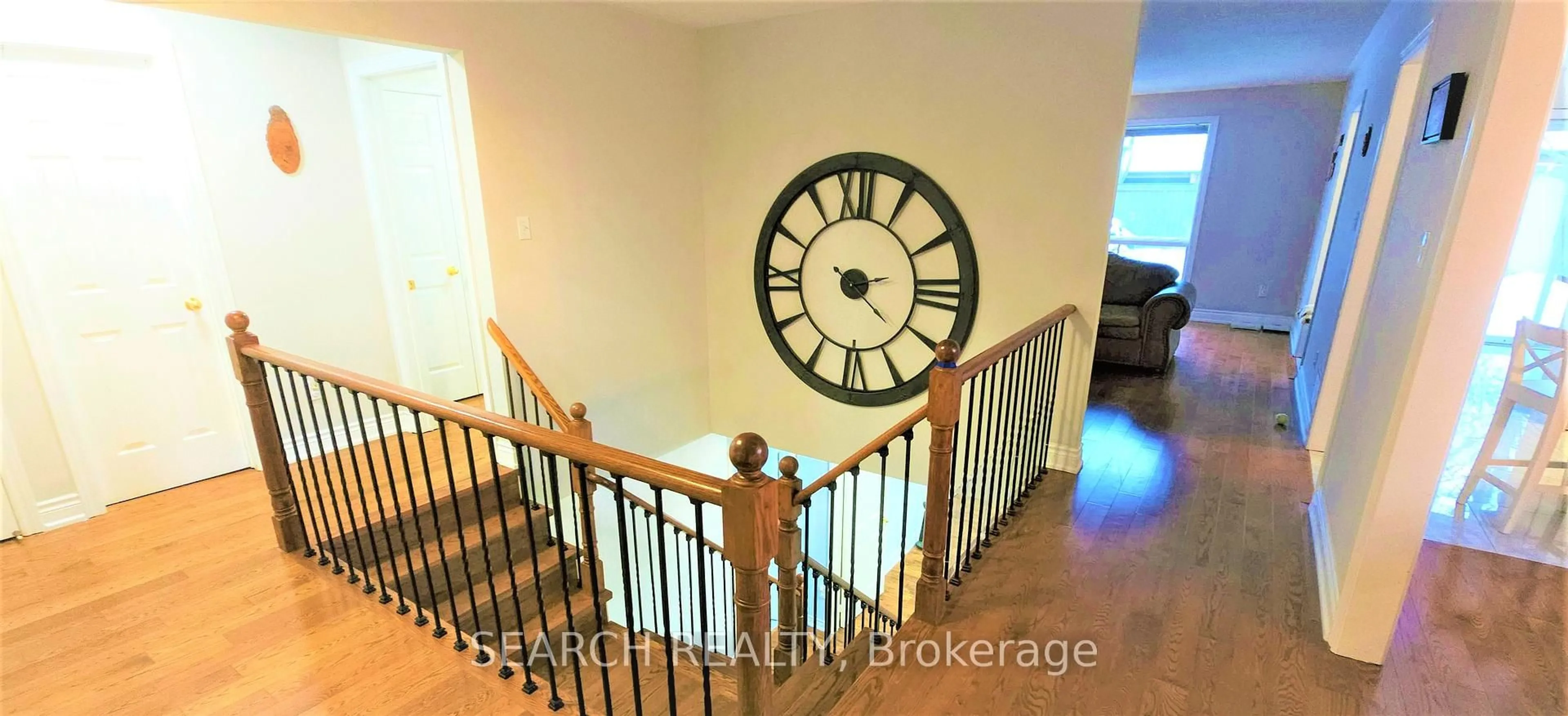 Indoor foyer for 5 Langton Pl, Kawartha Lakes Ontario K9V 6G9