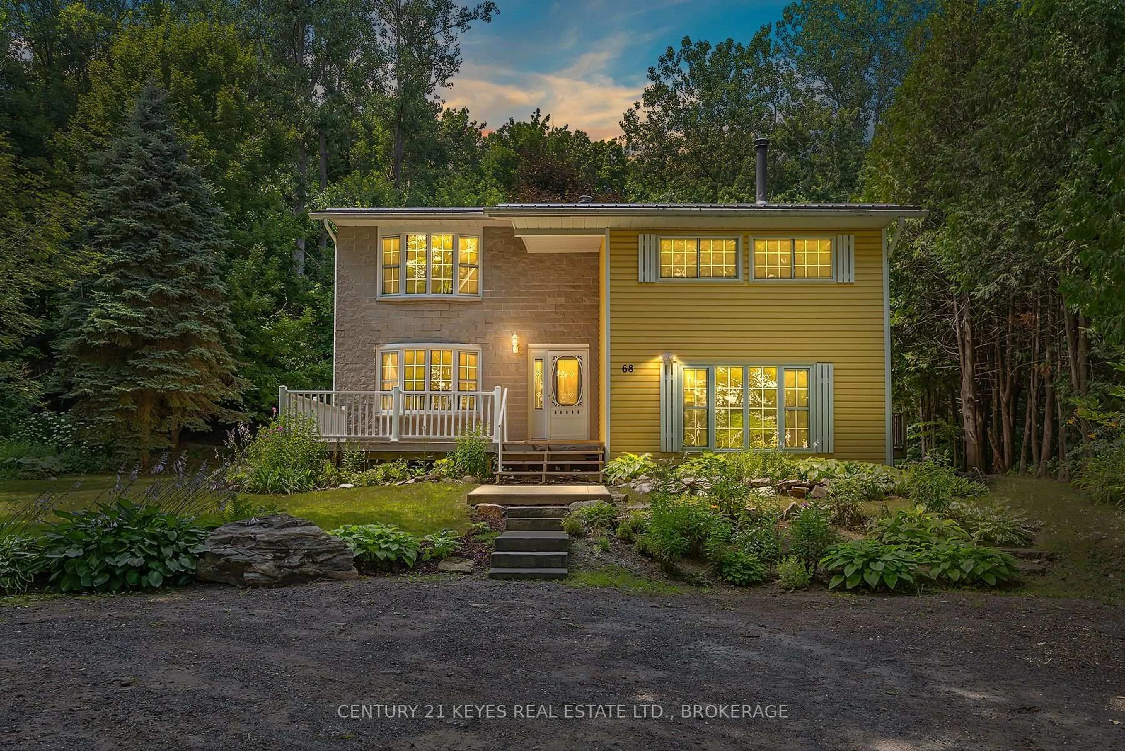 A pic from outside/outdoor area/front of a property/back of a property/a pic from drone, unknown for 68 Old River Rd, Leeds and the Thousand Islands Ontario K0E 1R0