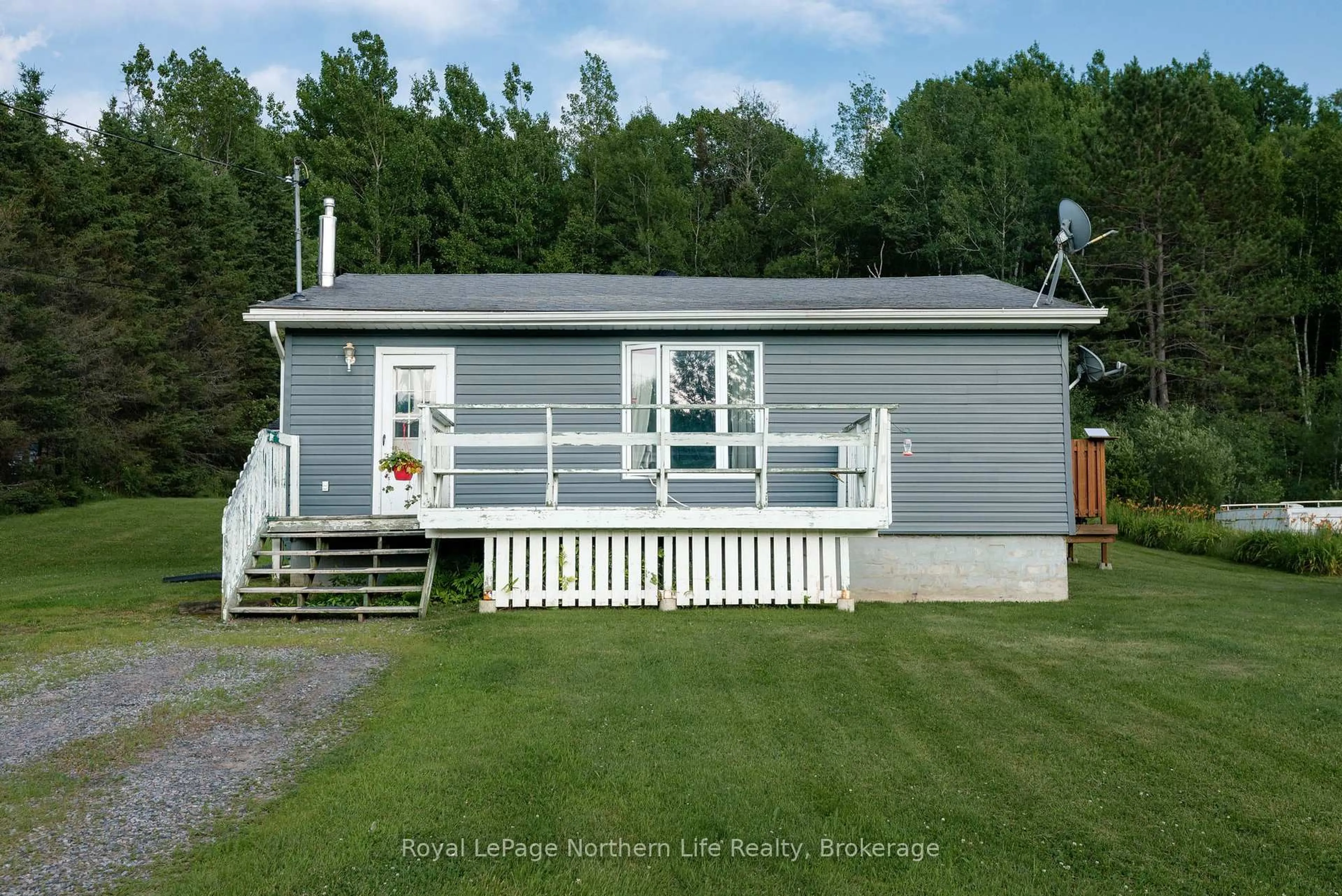 Home with vinyl exterior material, unknown for 106 Highway 531, Bonfield Ontario P0H 1E0