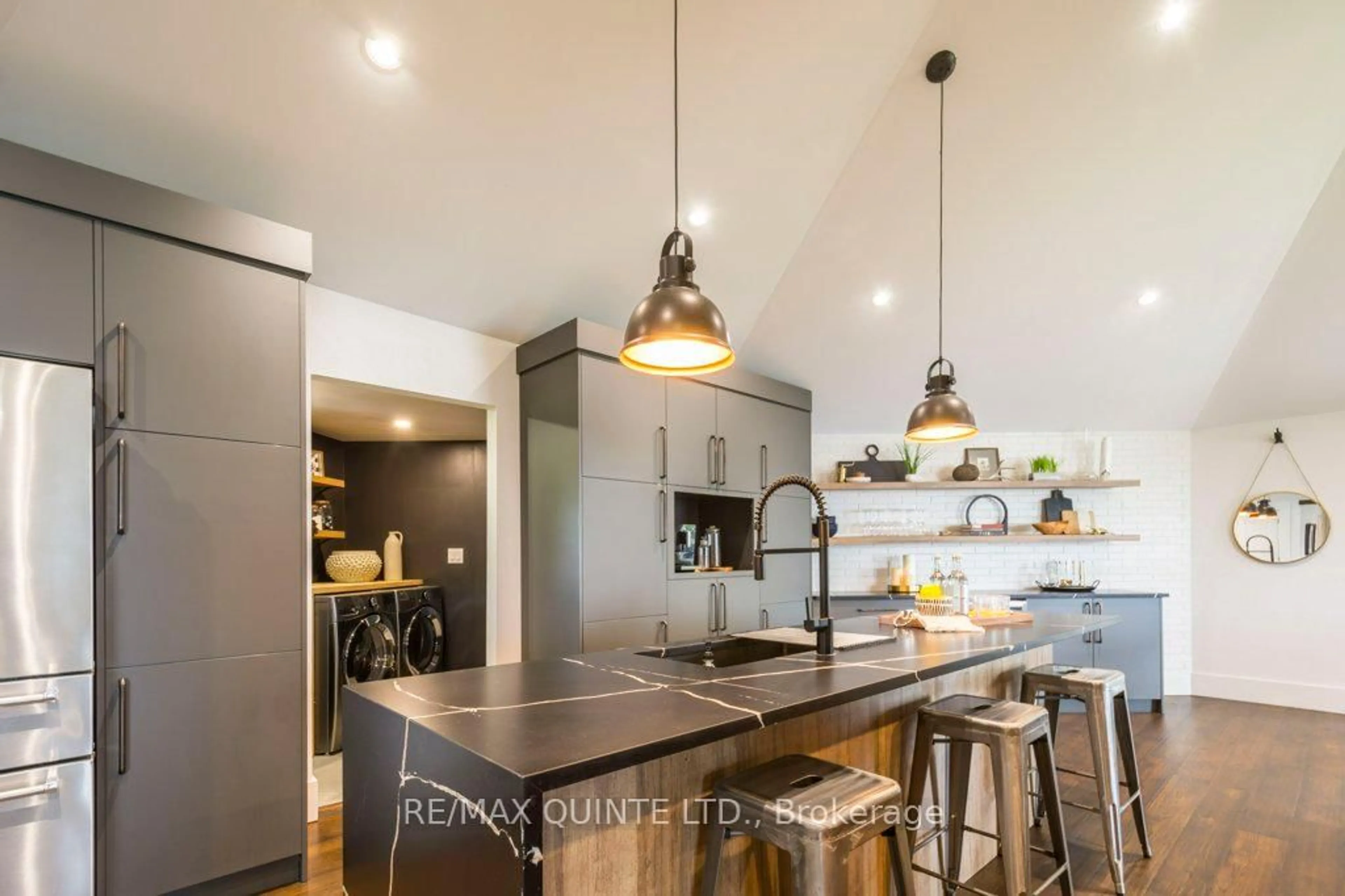 Contemporary kitchen, unknown for 1190 County 3 Rd, Prince Edward County Ontario K8N 4Z1