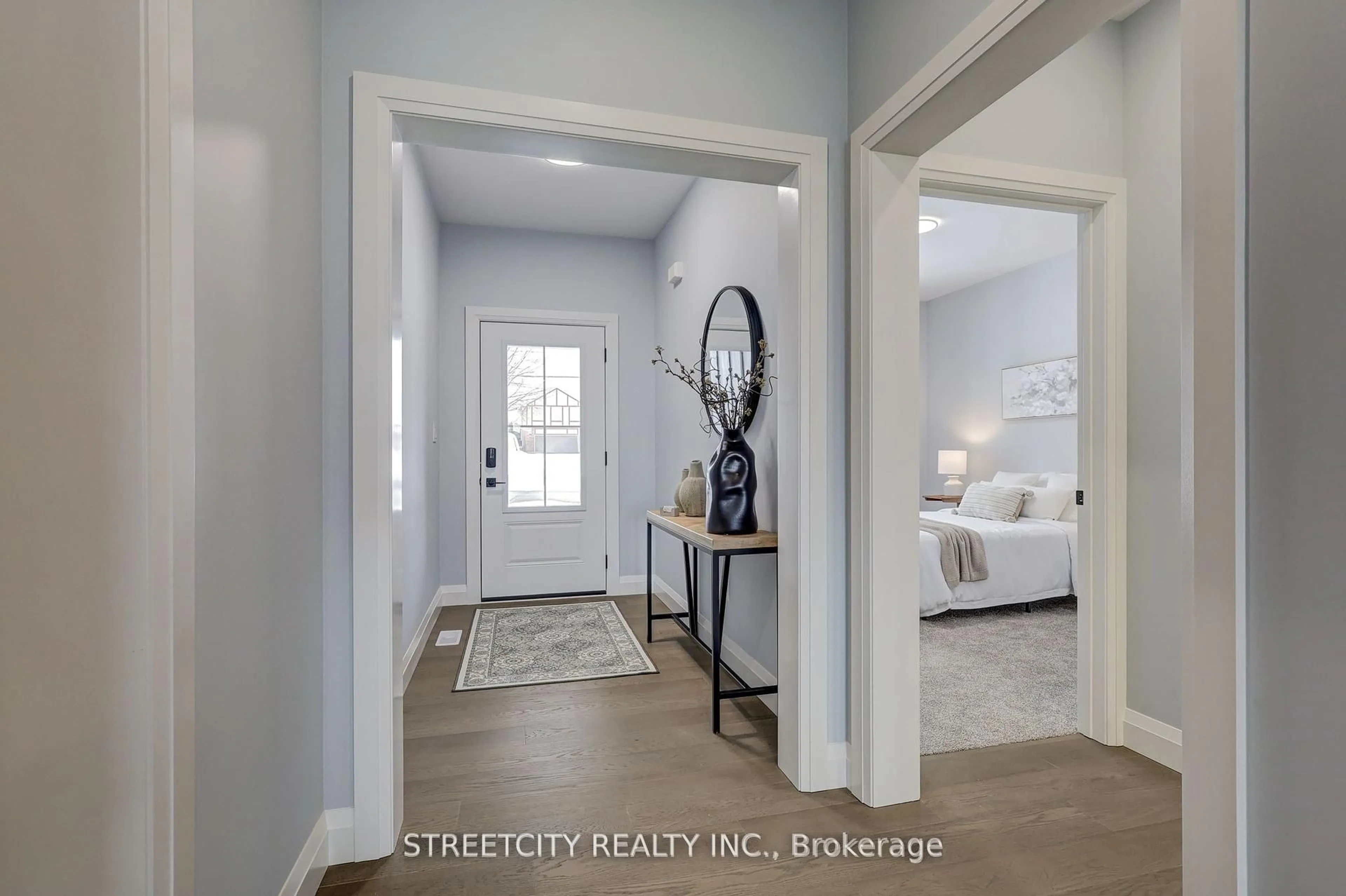 Indoor entryway for 8080 Union Rd, Southwold Ontario N0L 1K0