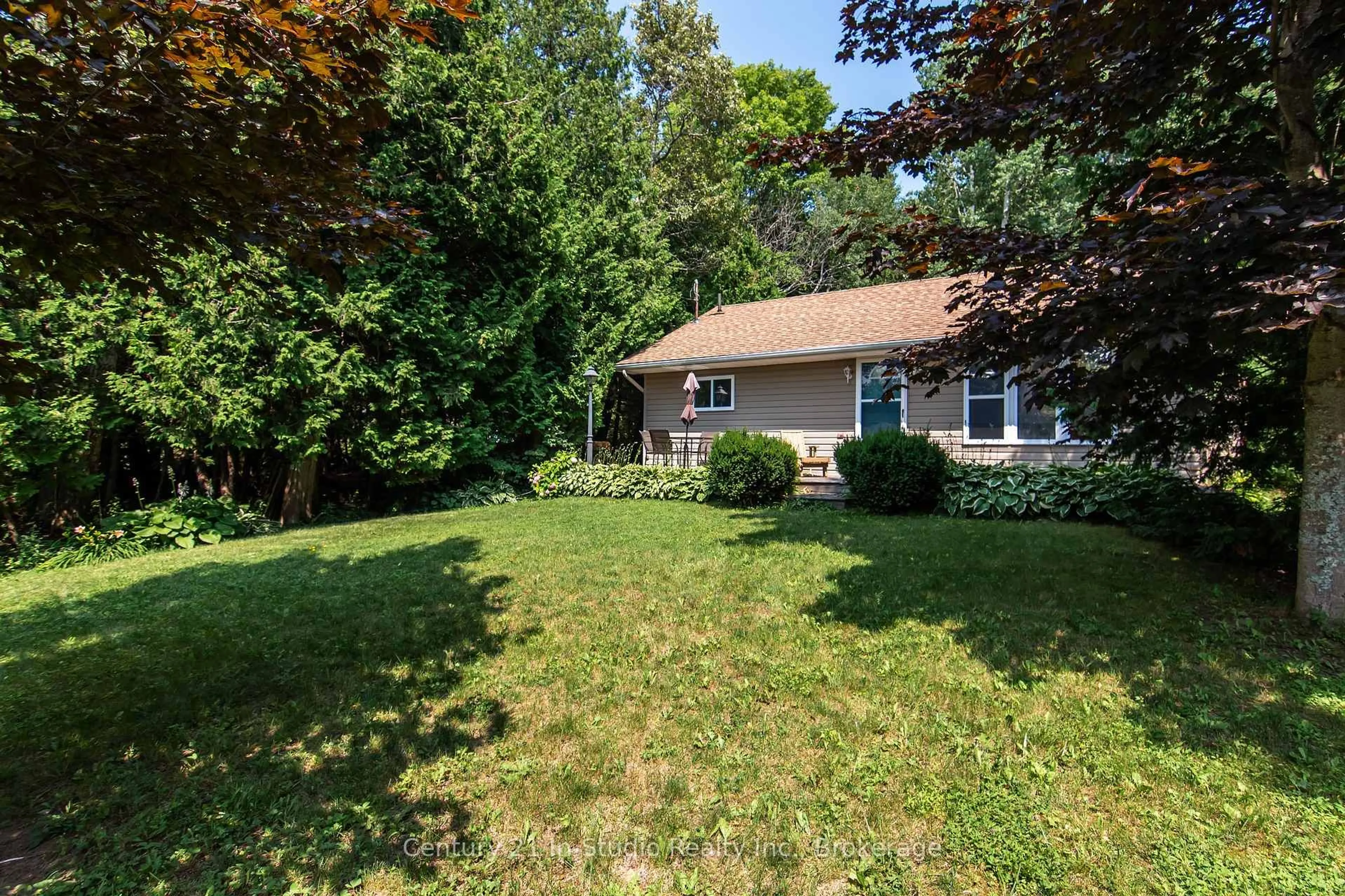 A pic from outside/outdoor area/front of a property/back of a property/a pic from drone, street for 29 Heron Pt Rd, Northern Bruce Peninsula Ontario N0H 1W0