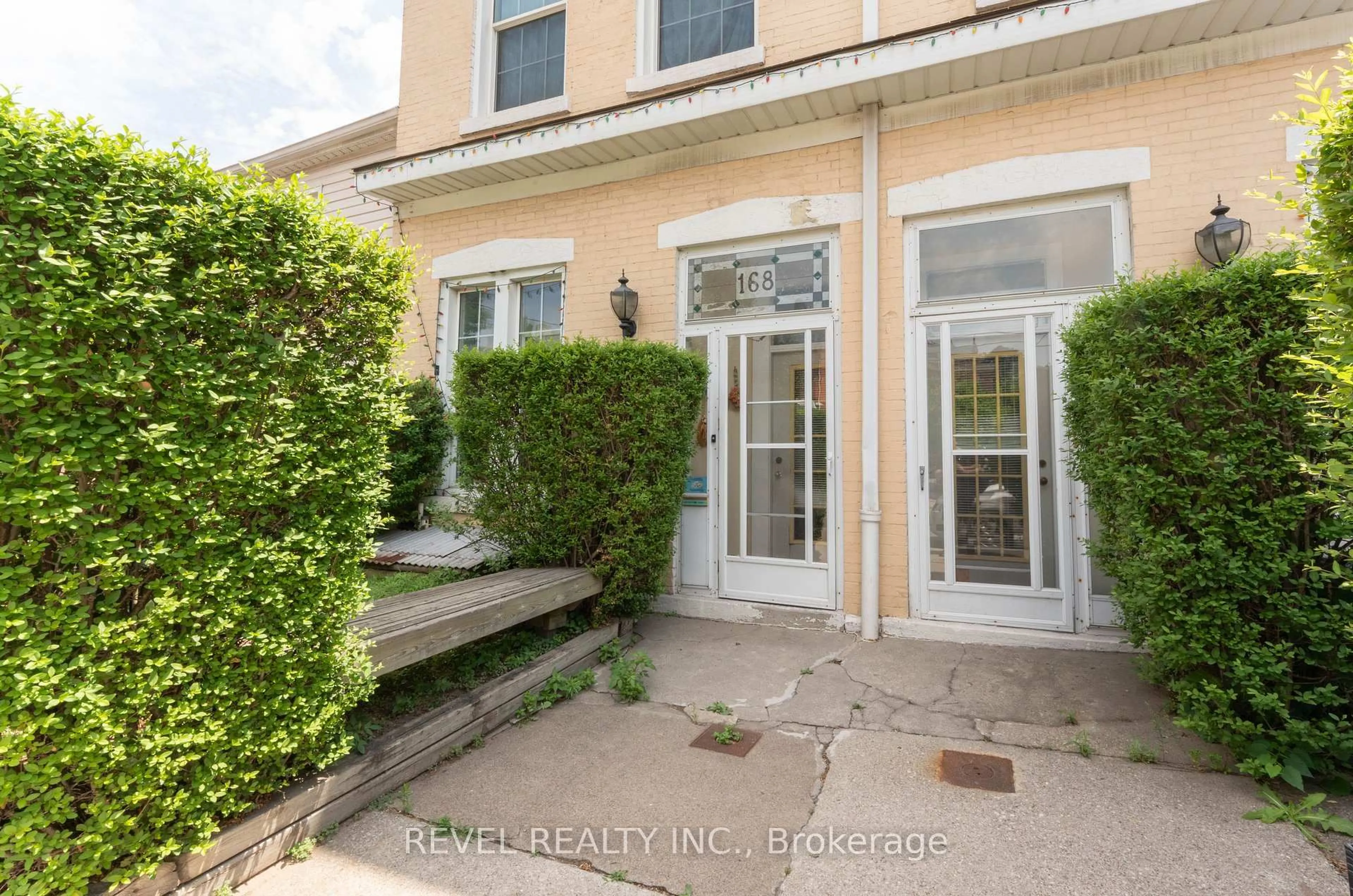 Unknown for 168 Macnab St, Hamilton Ontario L8R 2M4