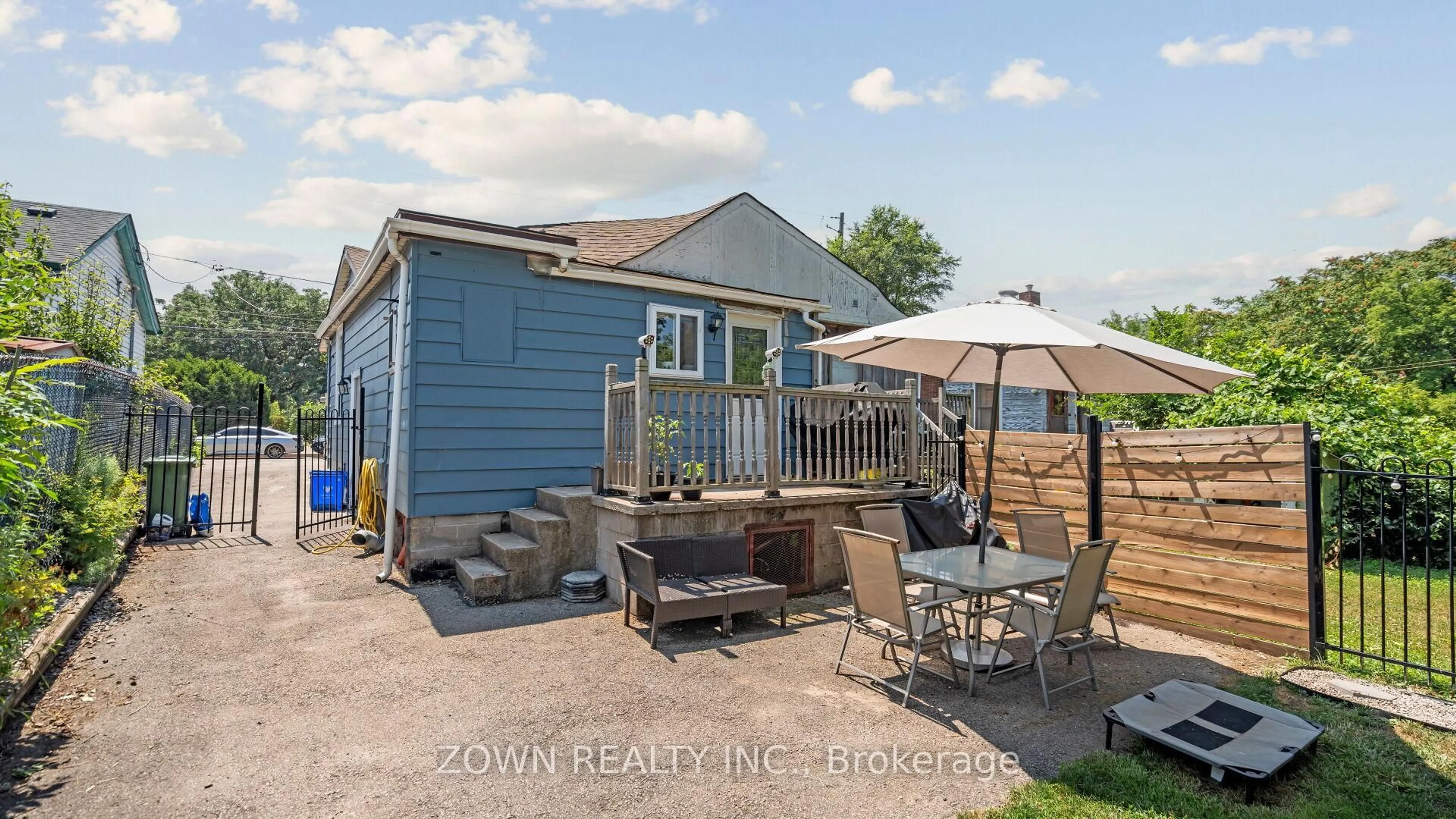 A pic from outside/outdoor area/front of a property/back of a property/a pic from drone, unknown for 64 Sheaffe St, Hamilton Ontario L8R 2E9