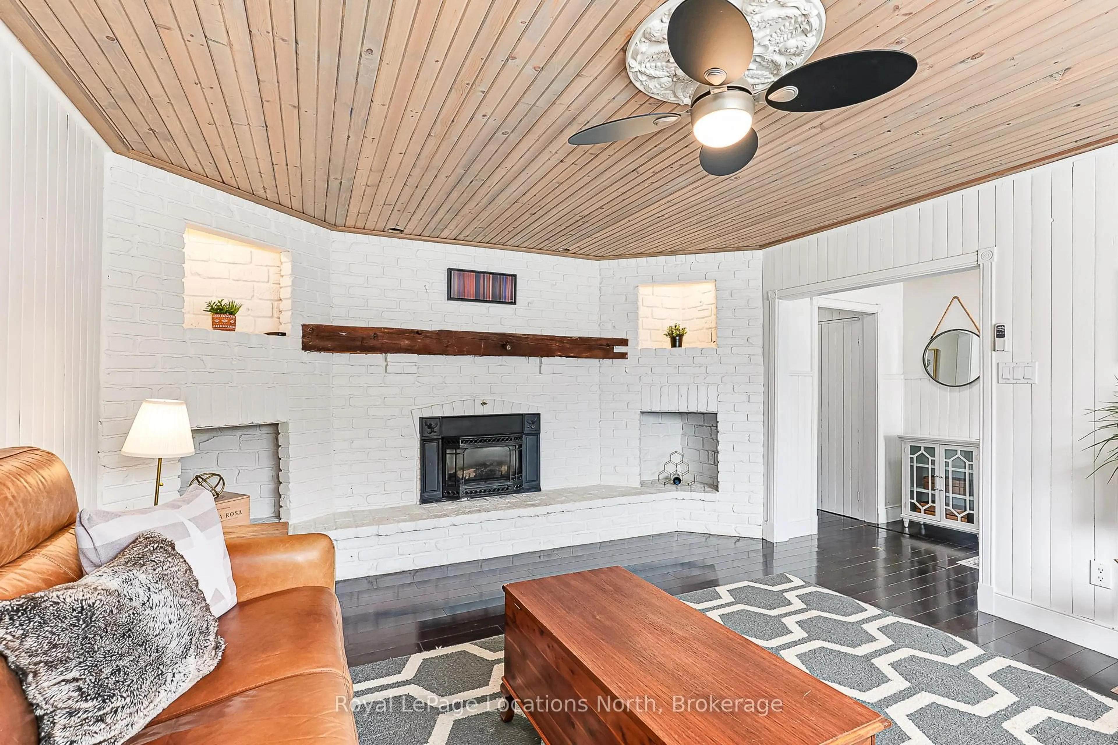 Living room with furniture, unknown for 84 Sykes St, Meaford Ontario N4L 1E3