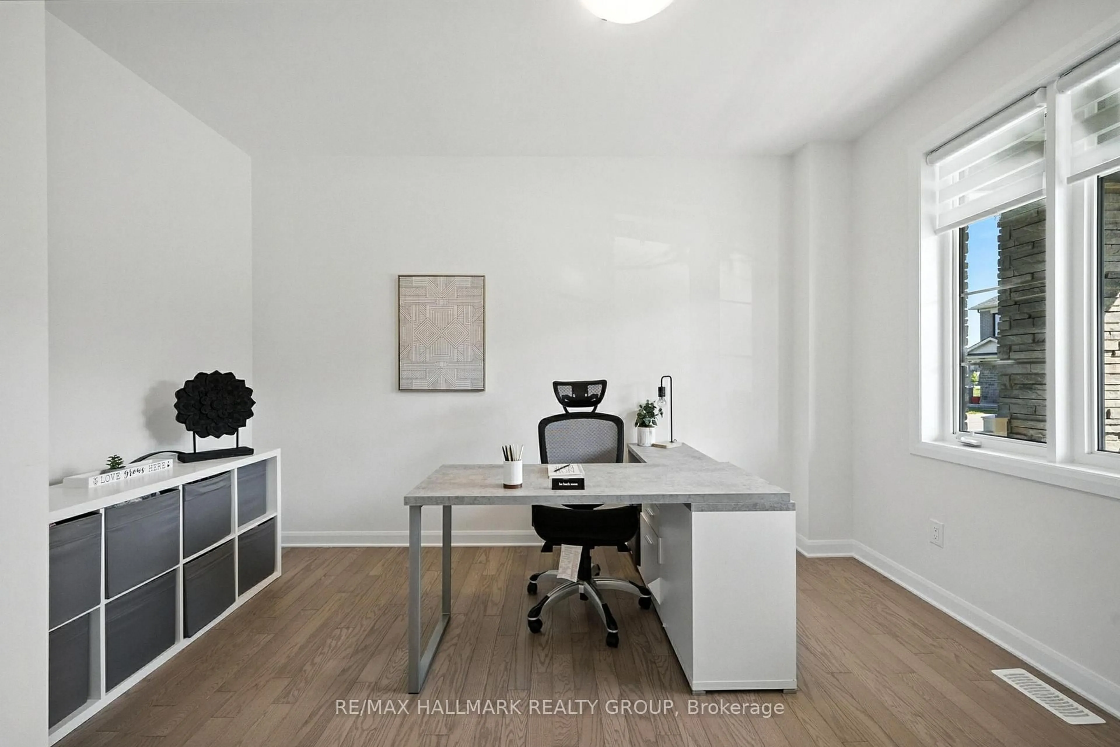 A pic of a room for 547 Anchor Circ, Ottawa Ontario K4M 0N4