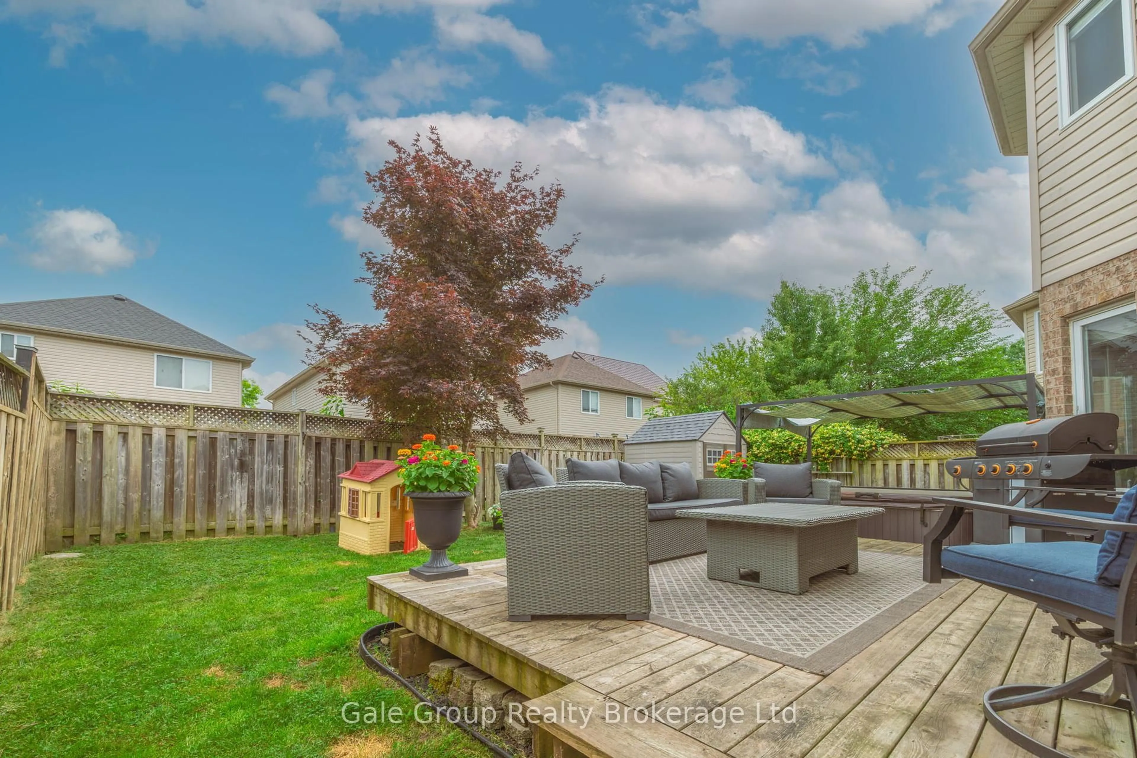Patio, street for 1360 Blackmaple Dr, London East Ontario N5Y 6H5