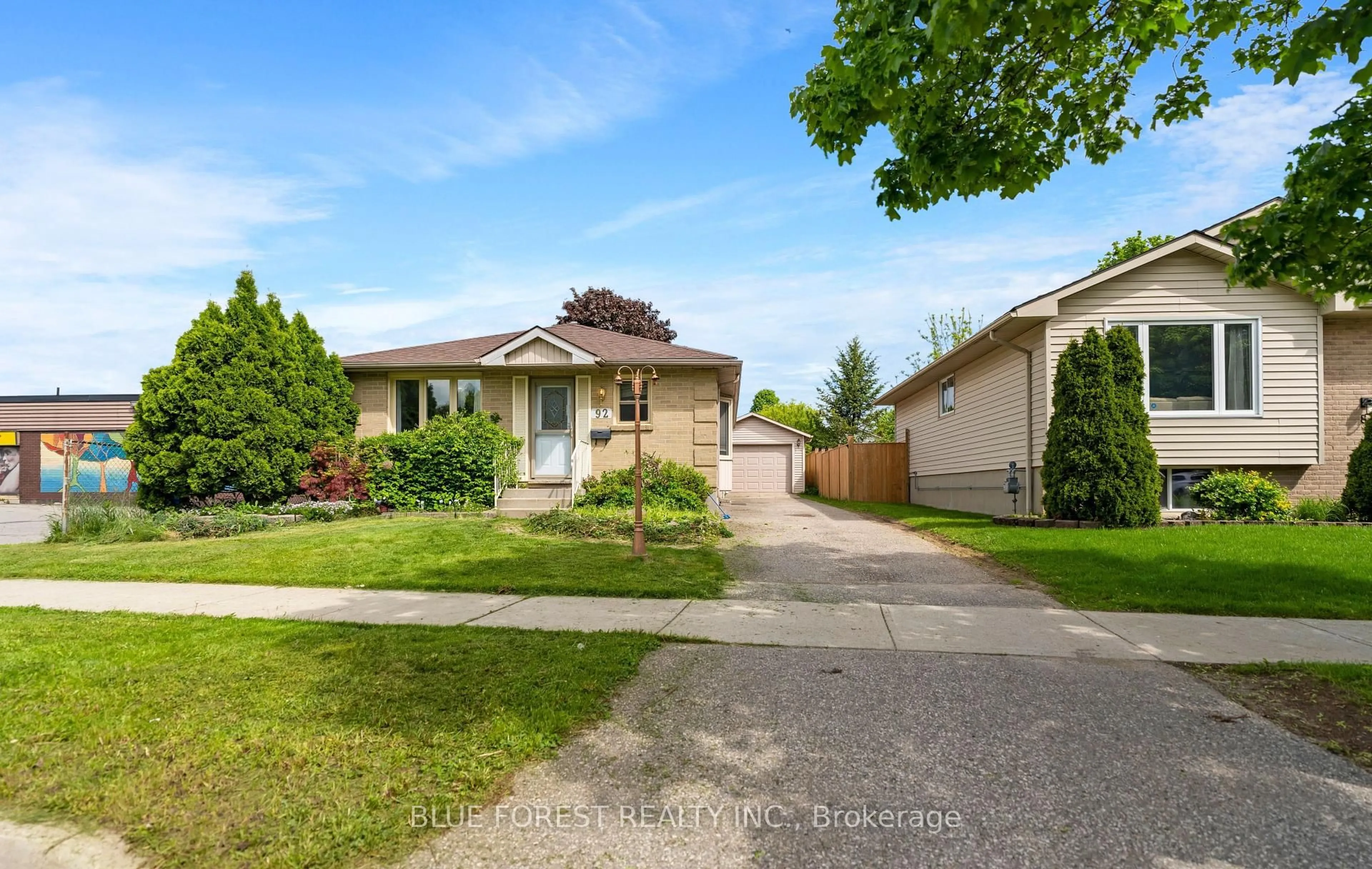Unknown for 92 Ardsley Rd, London North Ontario N6G 3W4