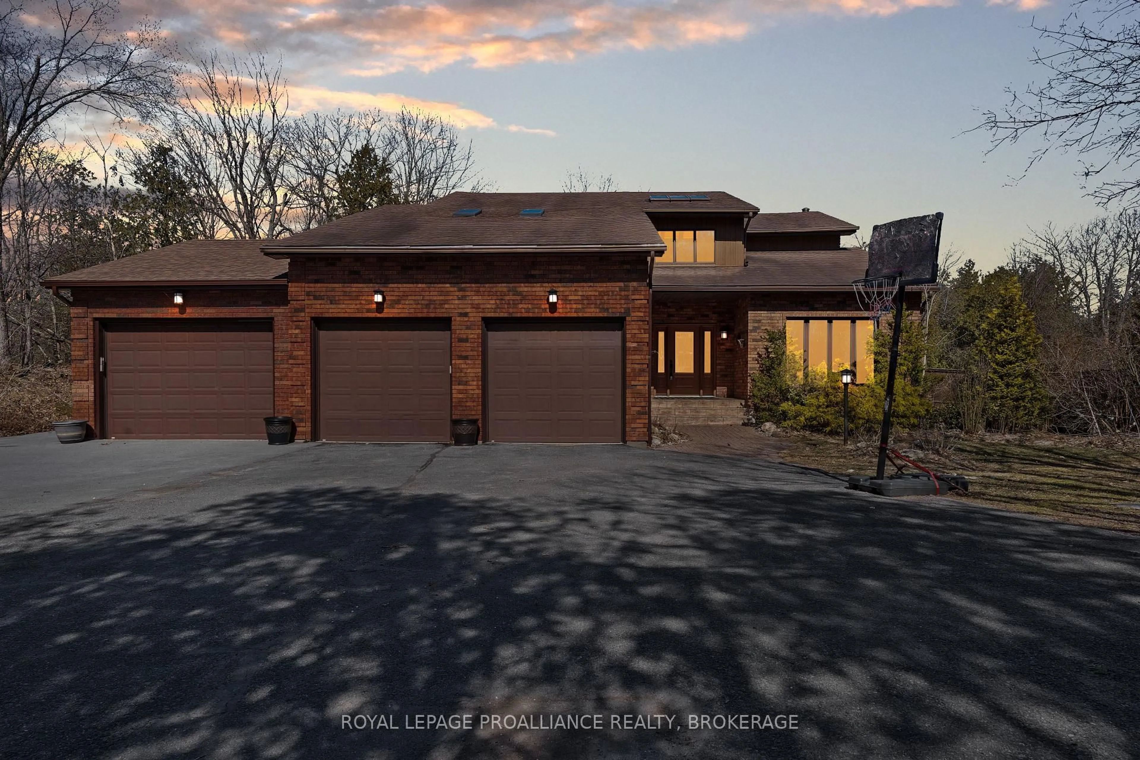 Home with brick exterior material, street for 1059 Cedarwoods Dr, Verona Ontario K0H 2W0