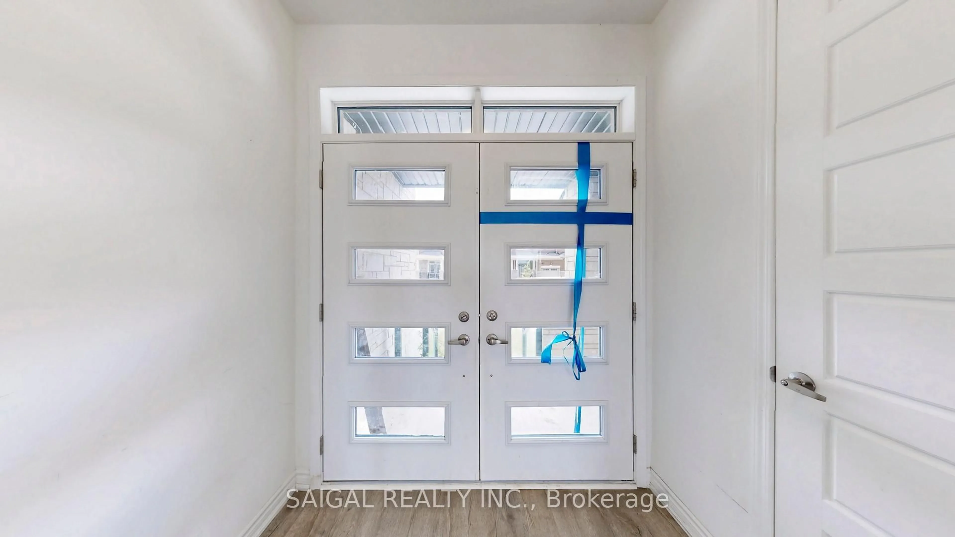 Indoor entryway for 41 Histand Tr, Kitchener Ontario N2R 0S2