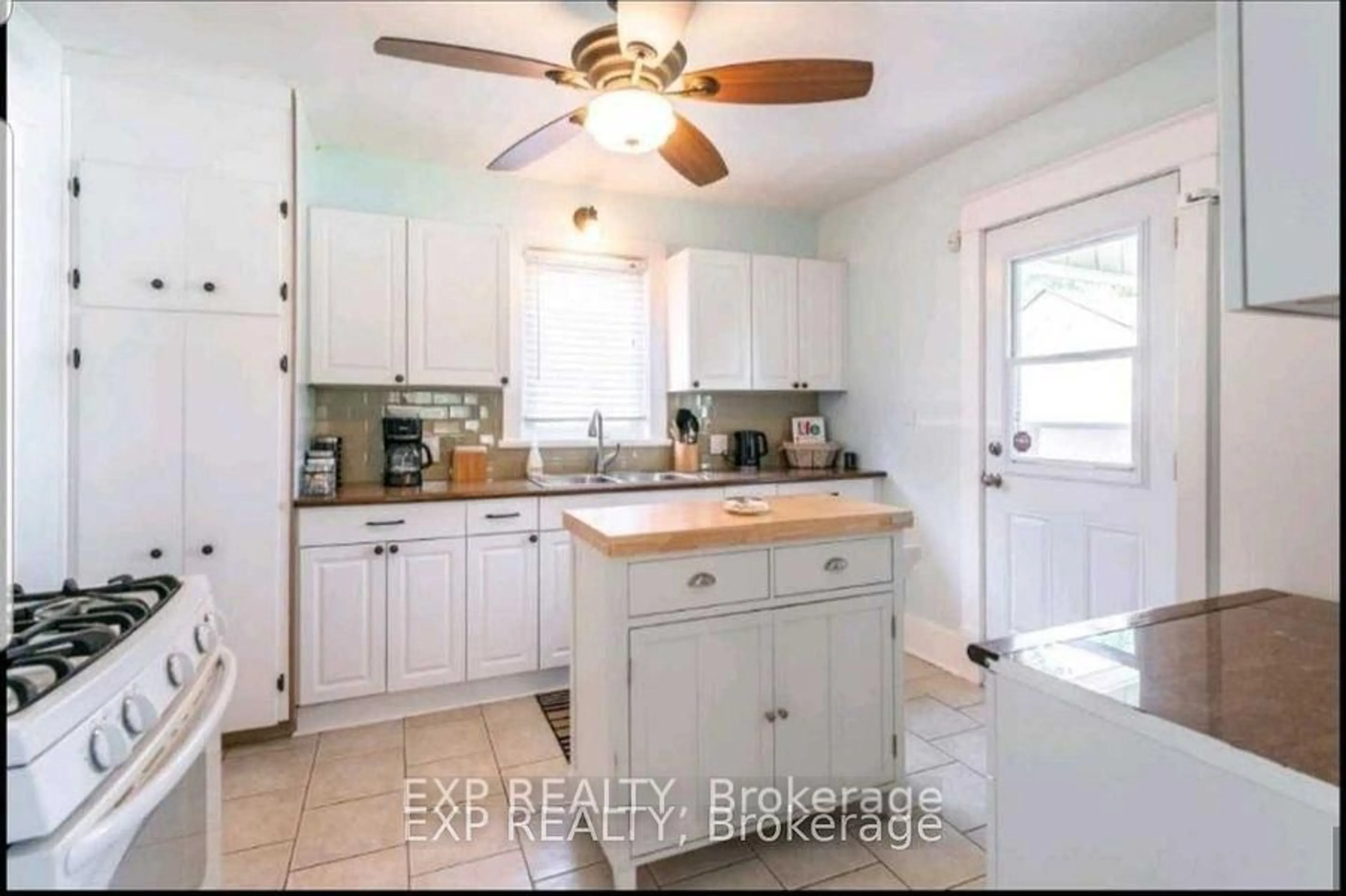 Open concept kitchen, unknown for 5037 Jepson St, Niagara Falls Ontario L2E 1K4