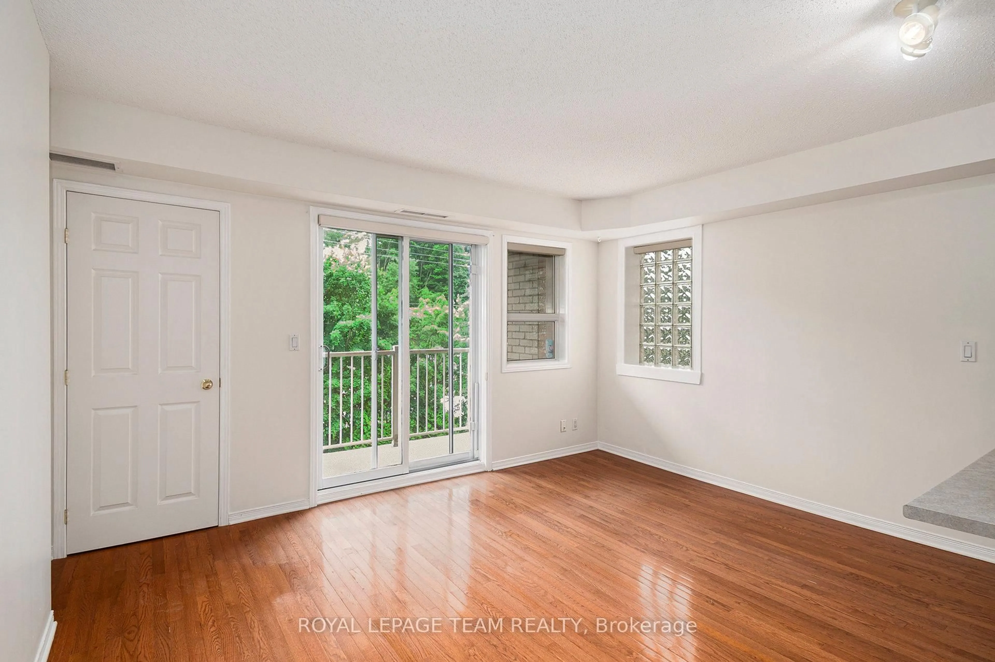 A pic of a room for 320 Centrum Blvd #507, Orleans Ontario K1E 3X9