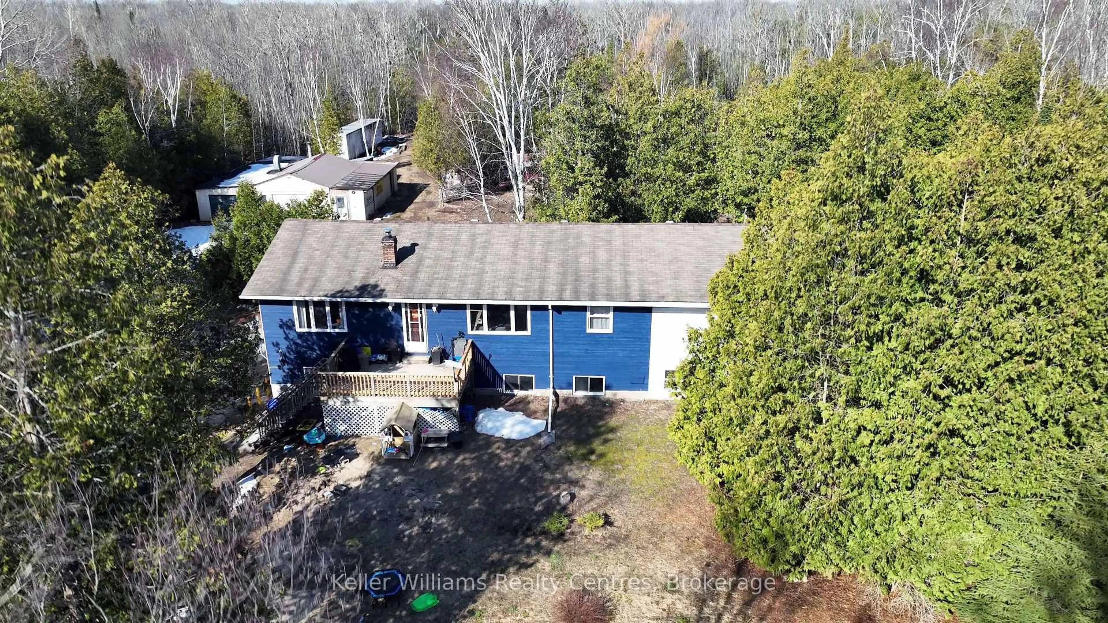 A pic from outside/outdoor area/front of a property/back of a property/a pic from drone, unknown for 172 BRYANT St, South Bruce Peninsula Ontario N0H 2T0