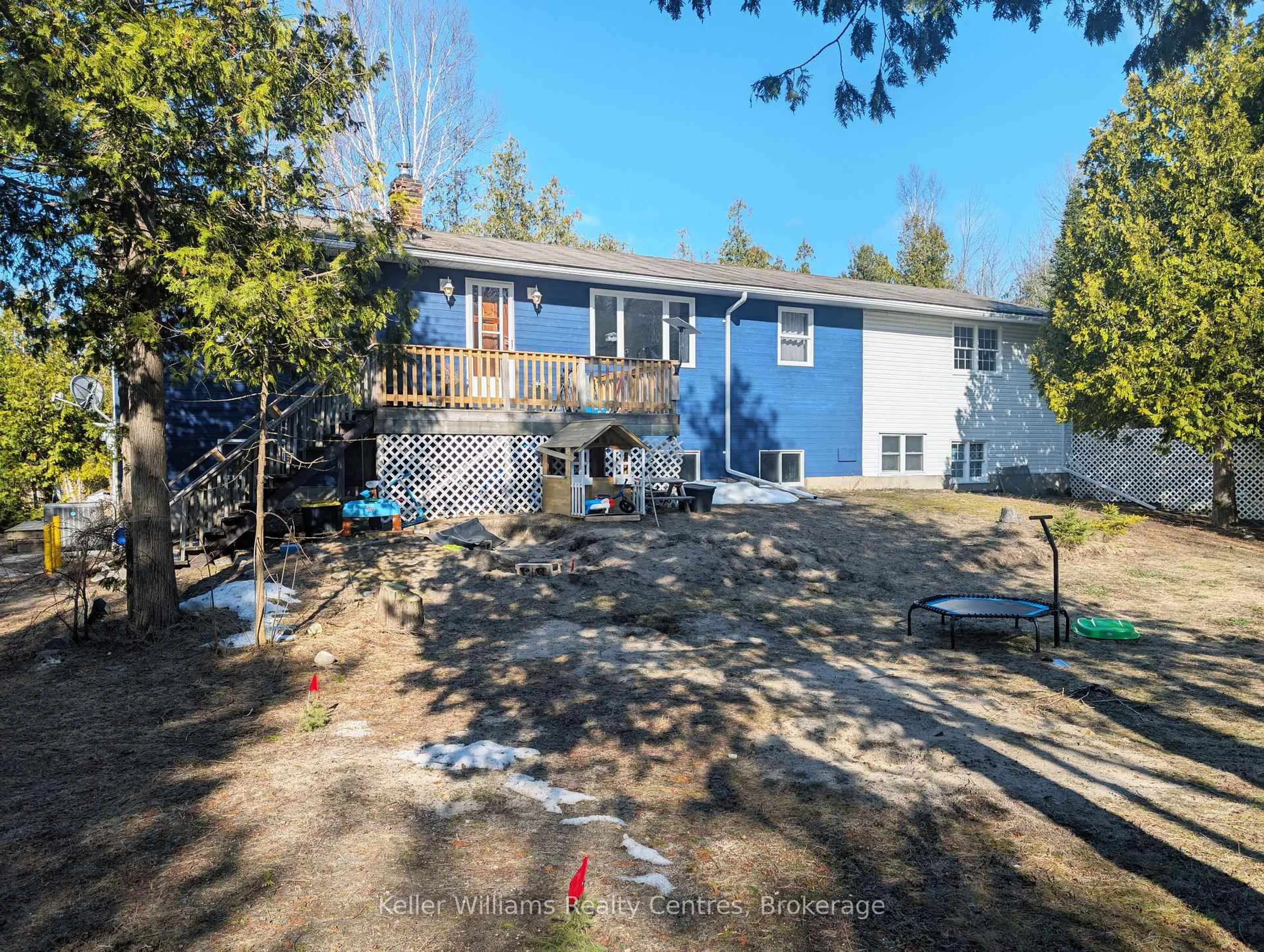 A pic from outside/outdoor area/front of a property/back of a property/a pic from drone, unknown for 172 BRYANT St, South Bruce Peninsula Ontario N0H 2T0