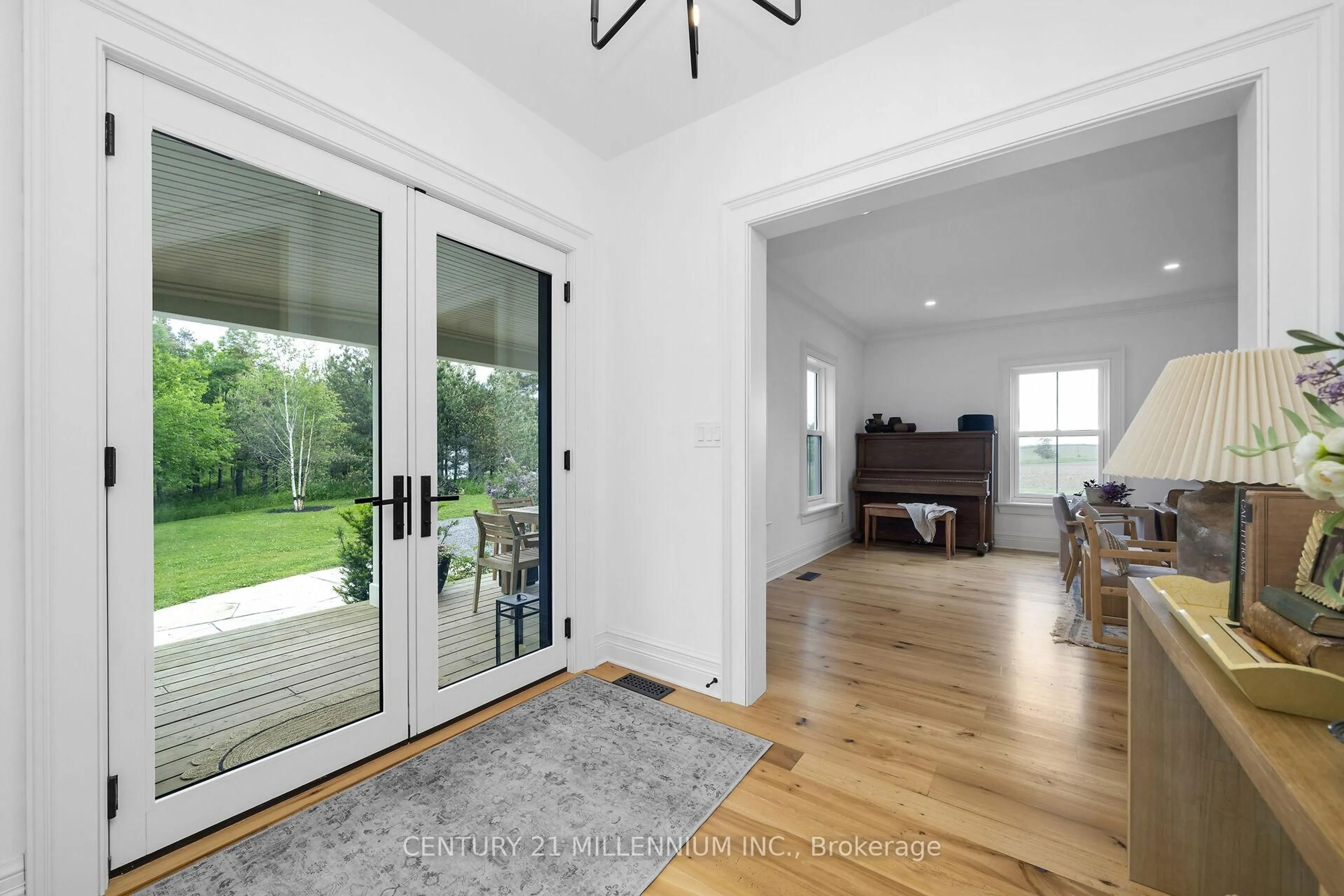 Indoor entryway for 311174 Sixteenth Line, East Garafraxa Ontario L9W 7C6