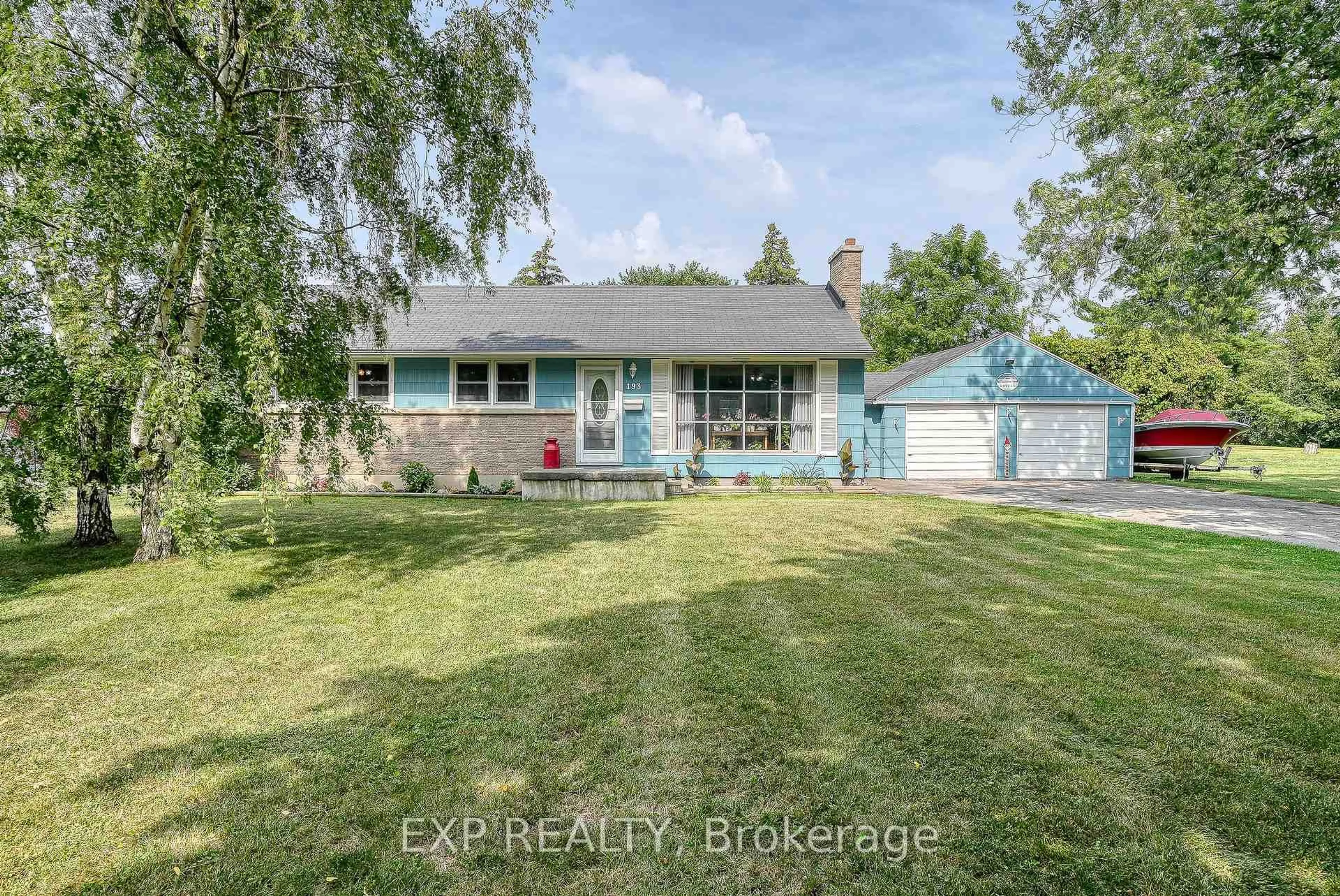 A pic from outside/outdoor area/front of a property/back of a property/a pic from drone, water/lake/river/ocean view for 193 Centennial Ave, Central Elgin Ontario N5R 5B3