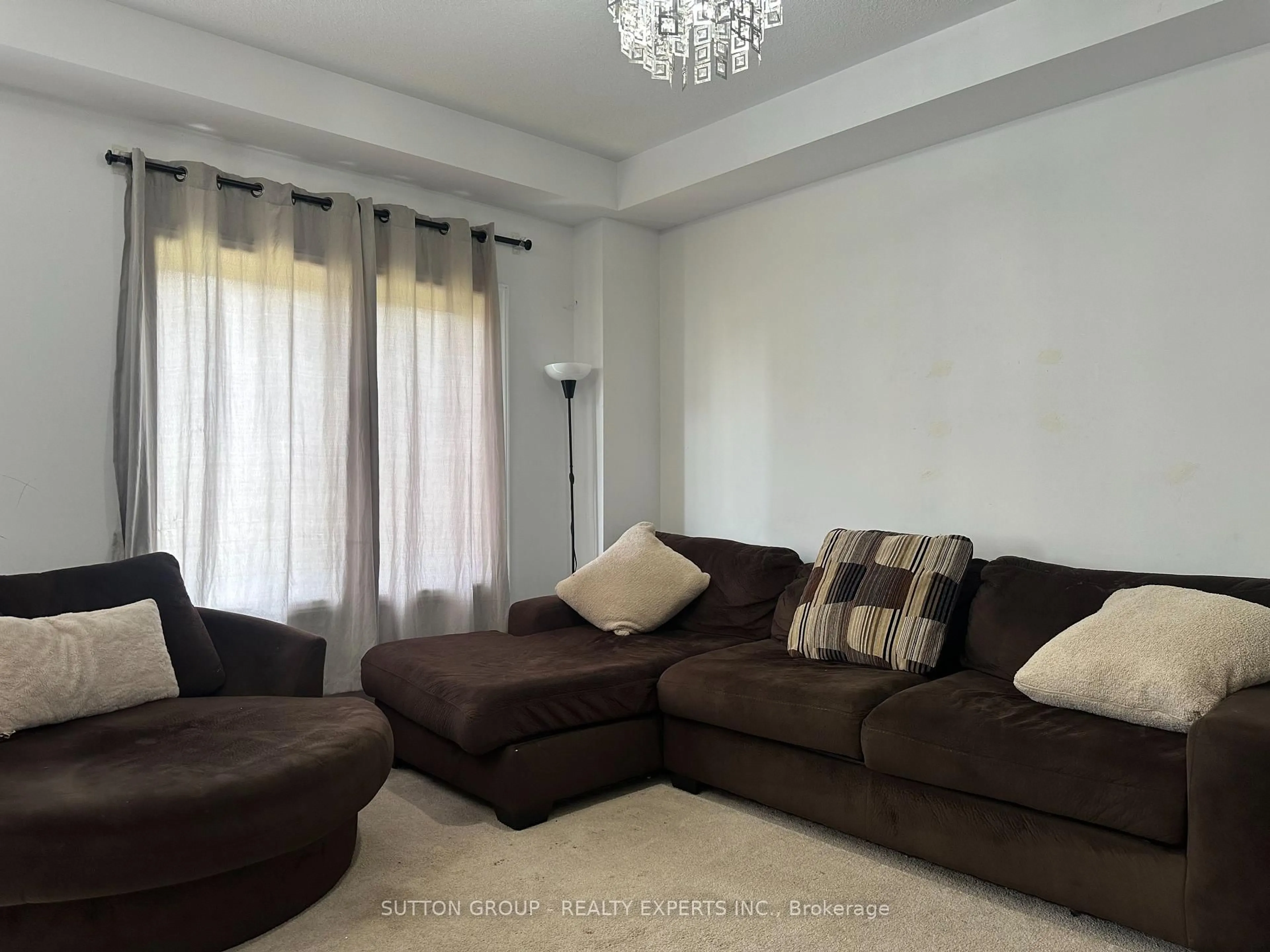 Living room with furniture, unknown for 90 Scenic Ridge Gate, Brant Ontario N3L 0K2
