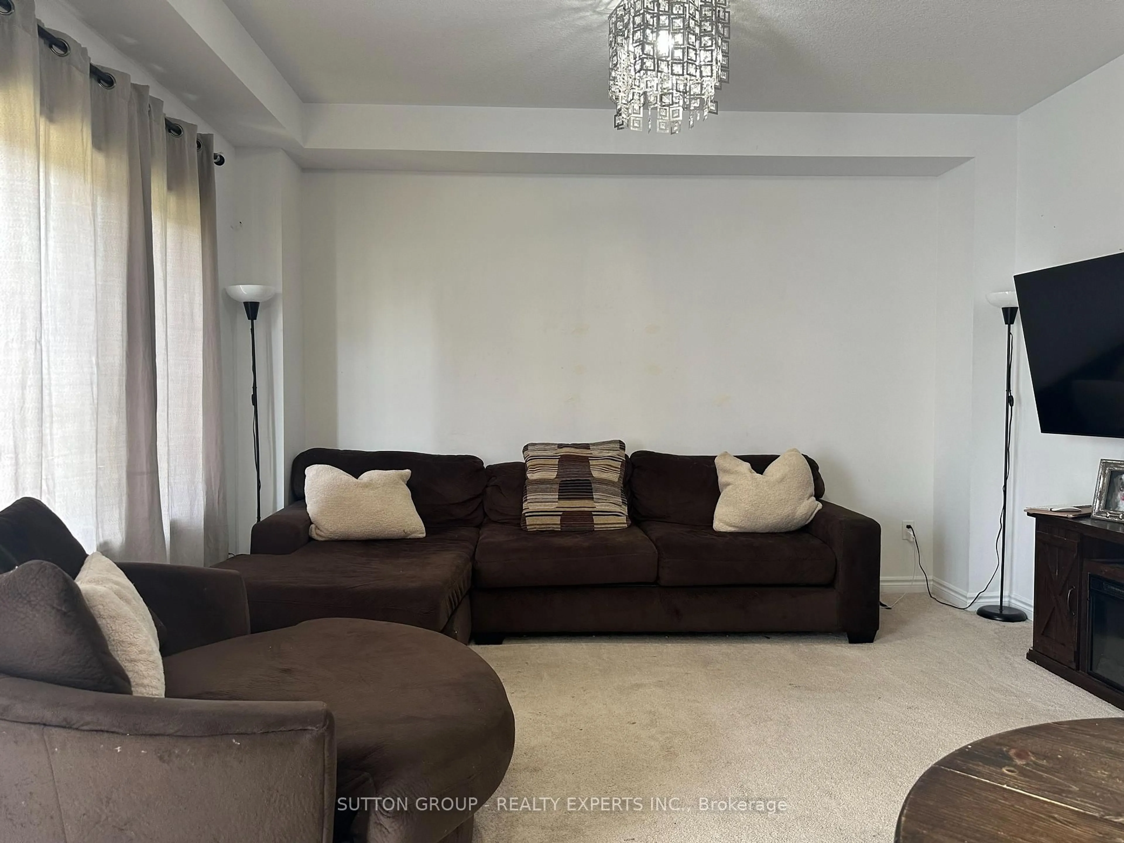 Living room with furniture, unknown for 90 Scenic Ridge Gate, Brant Ontario N3L 0K2