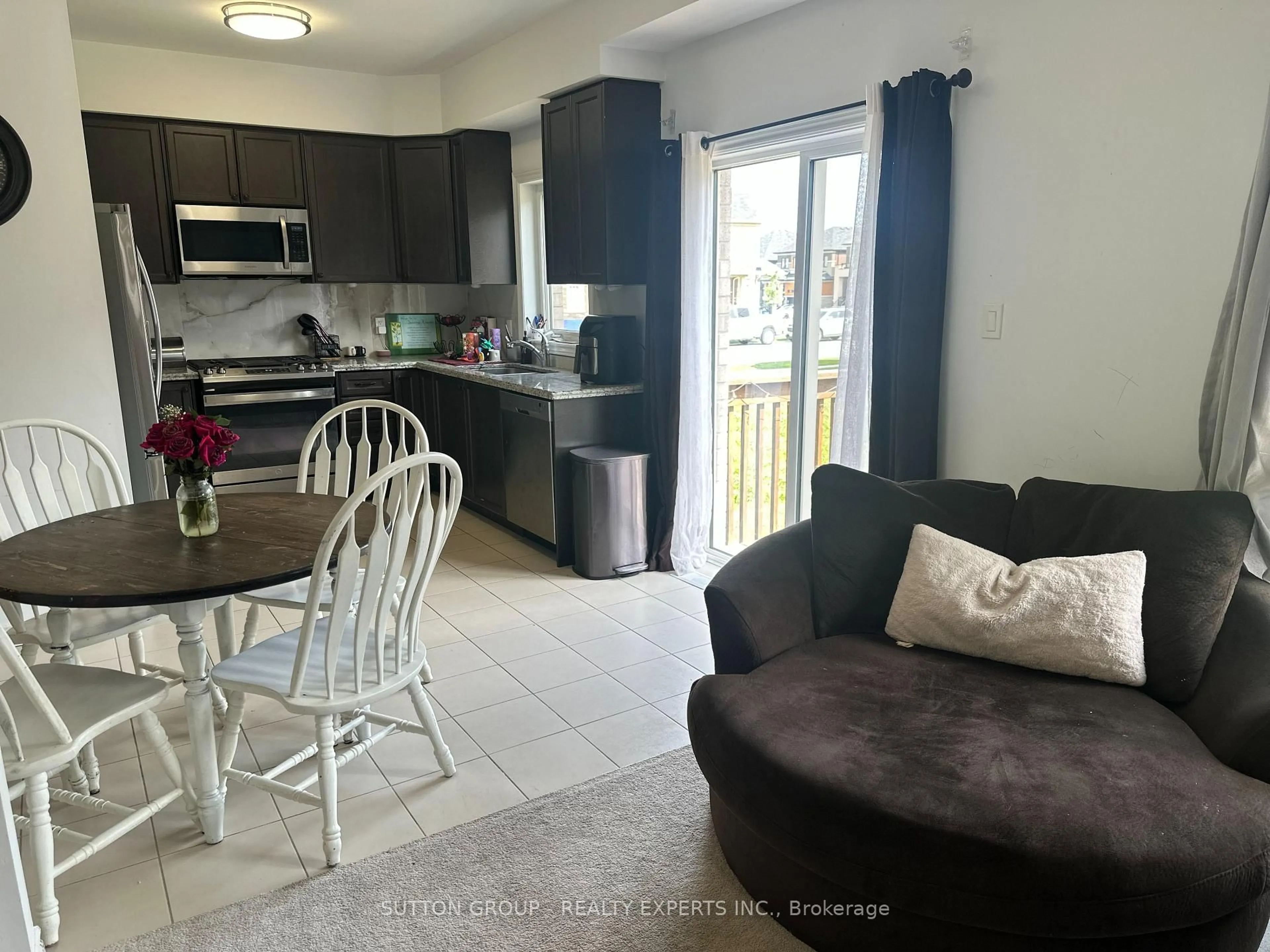 Open concept kitchen, unknown for 90 Scenic Ridge Gate, Brant Ontario N3L 0K2