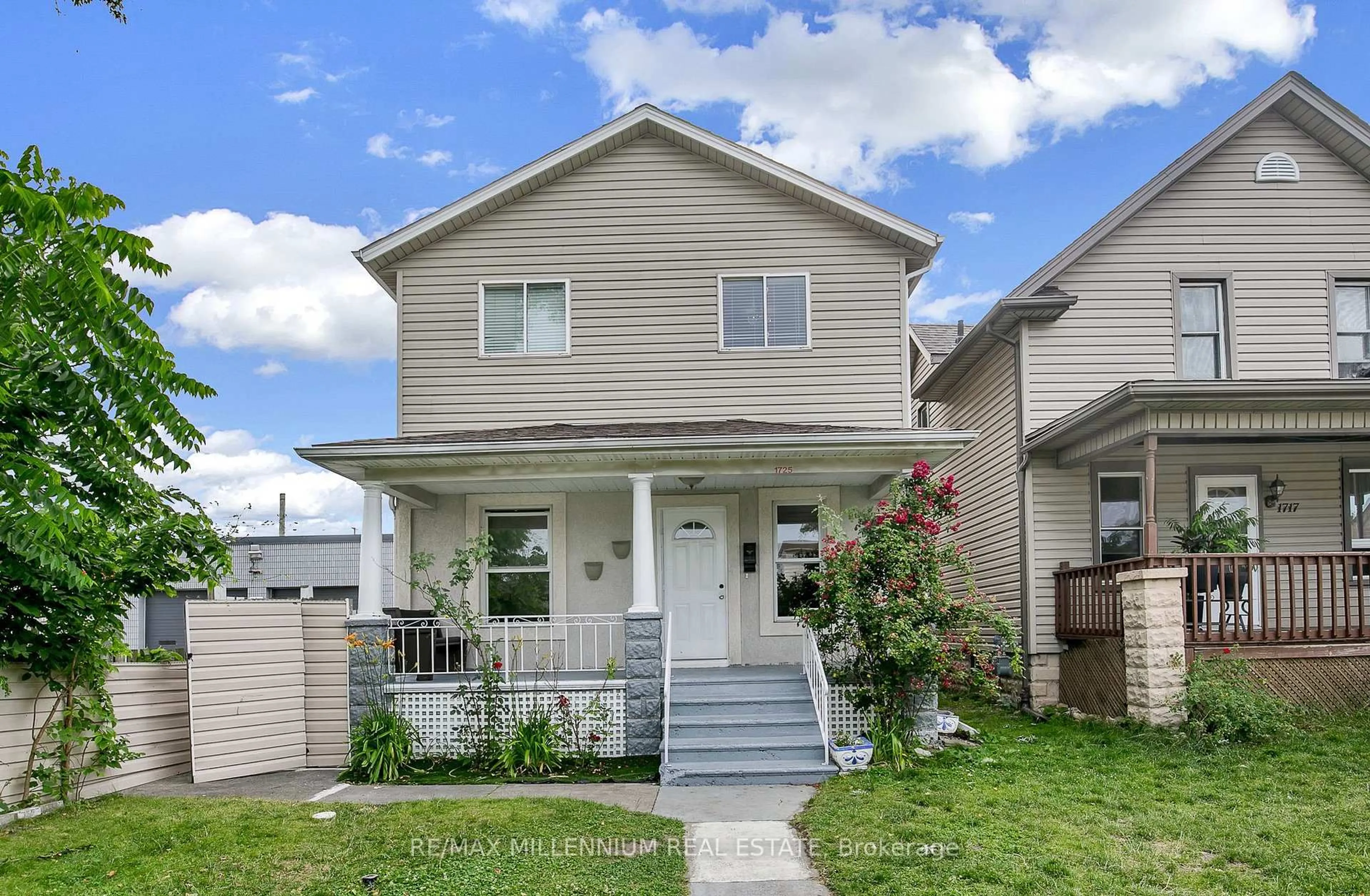 Home with vinyl exterior material, street for 1725 Highland Ave, Windsor Ontario N8X 3R9