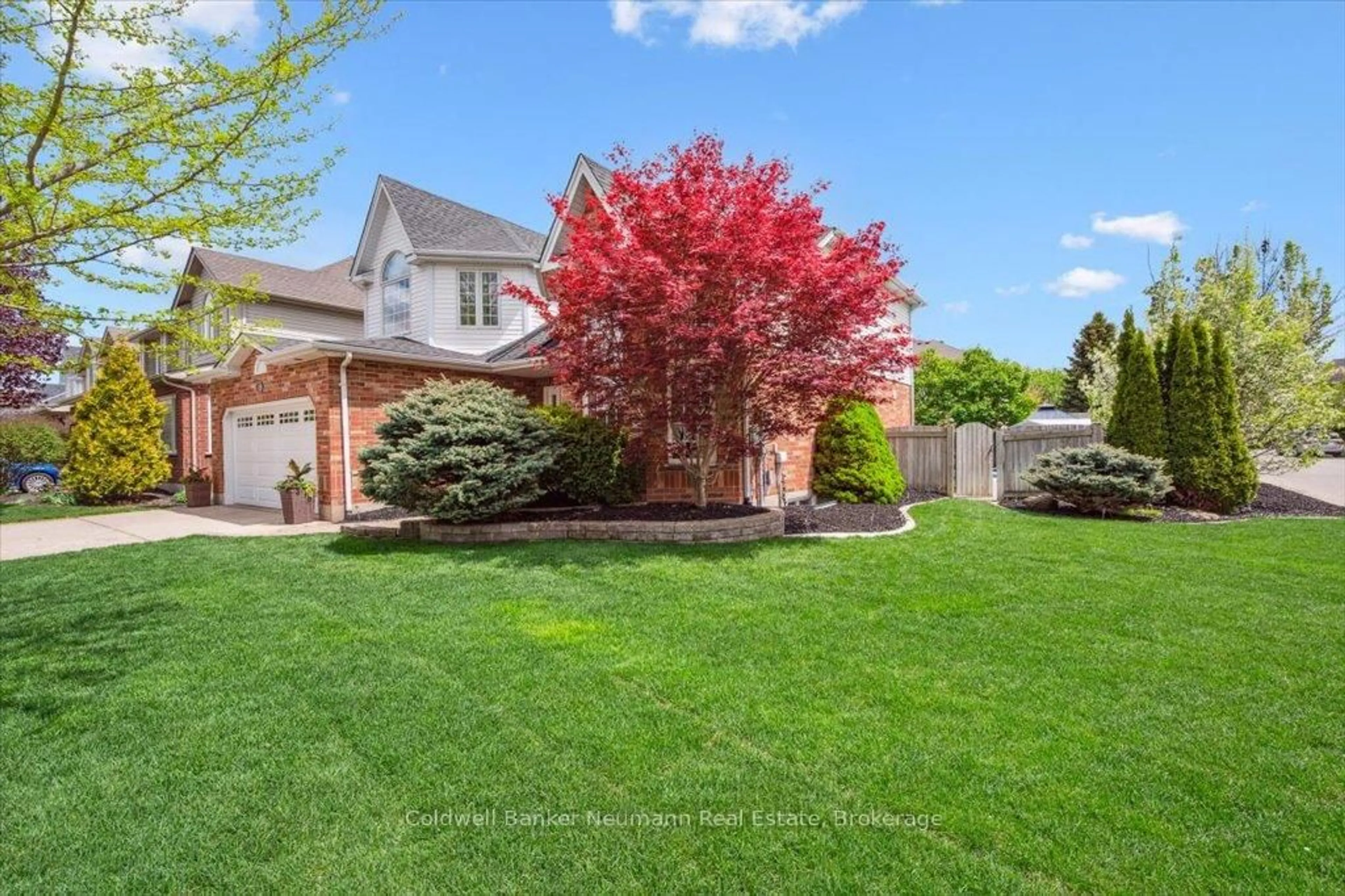 A pic from outside/outdoor area/front of a property/back of a property/a pic from drone, street for 19 Miller St, Guelph Ontario N1L 1P1