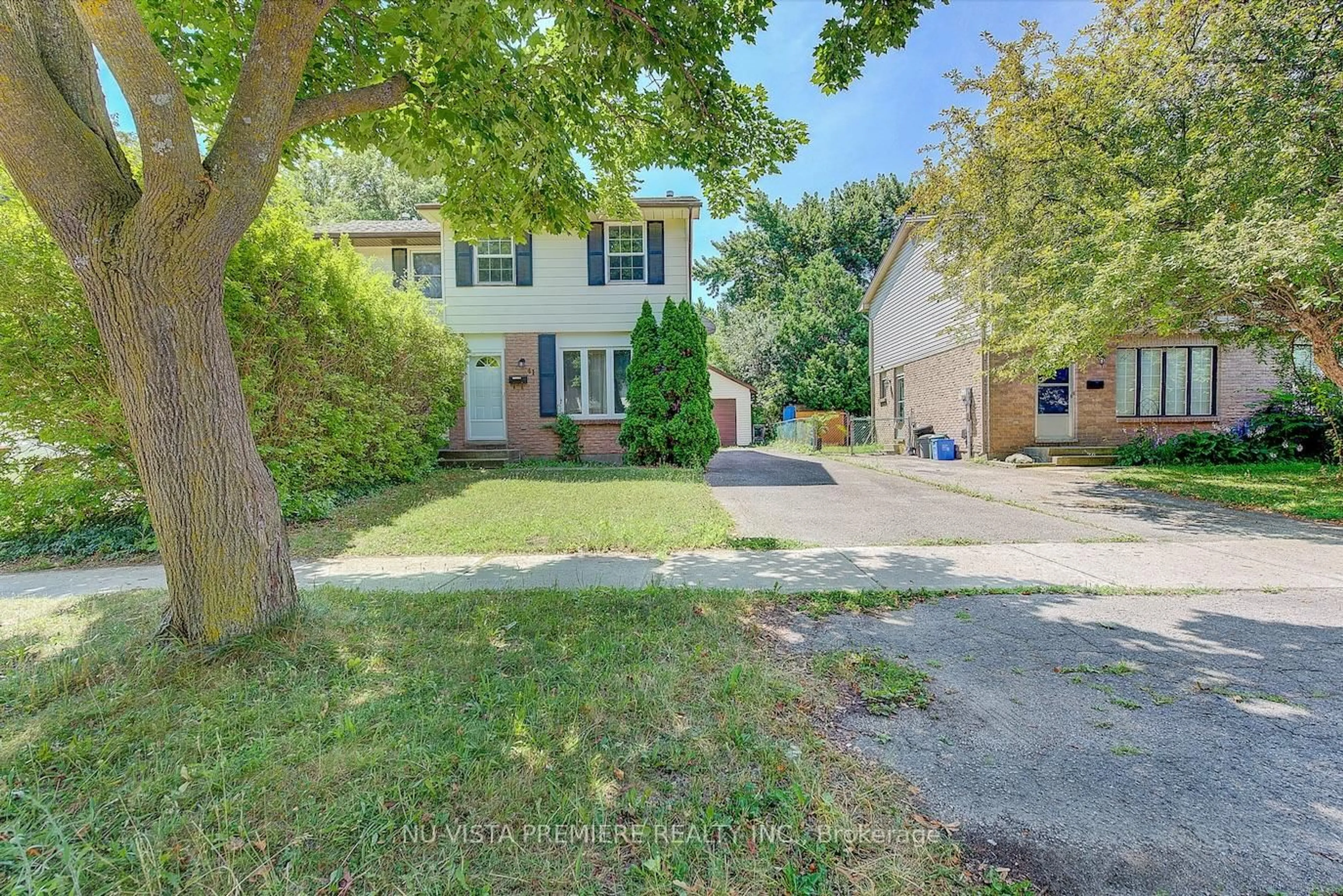 A pic from outside/outdoor area/front of a property/back of a property/a pic from drone, street for 41 Ivenrary Rd, London North Ontario N6G 3L5