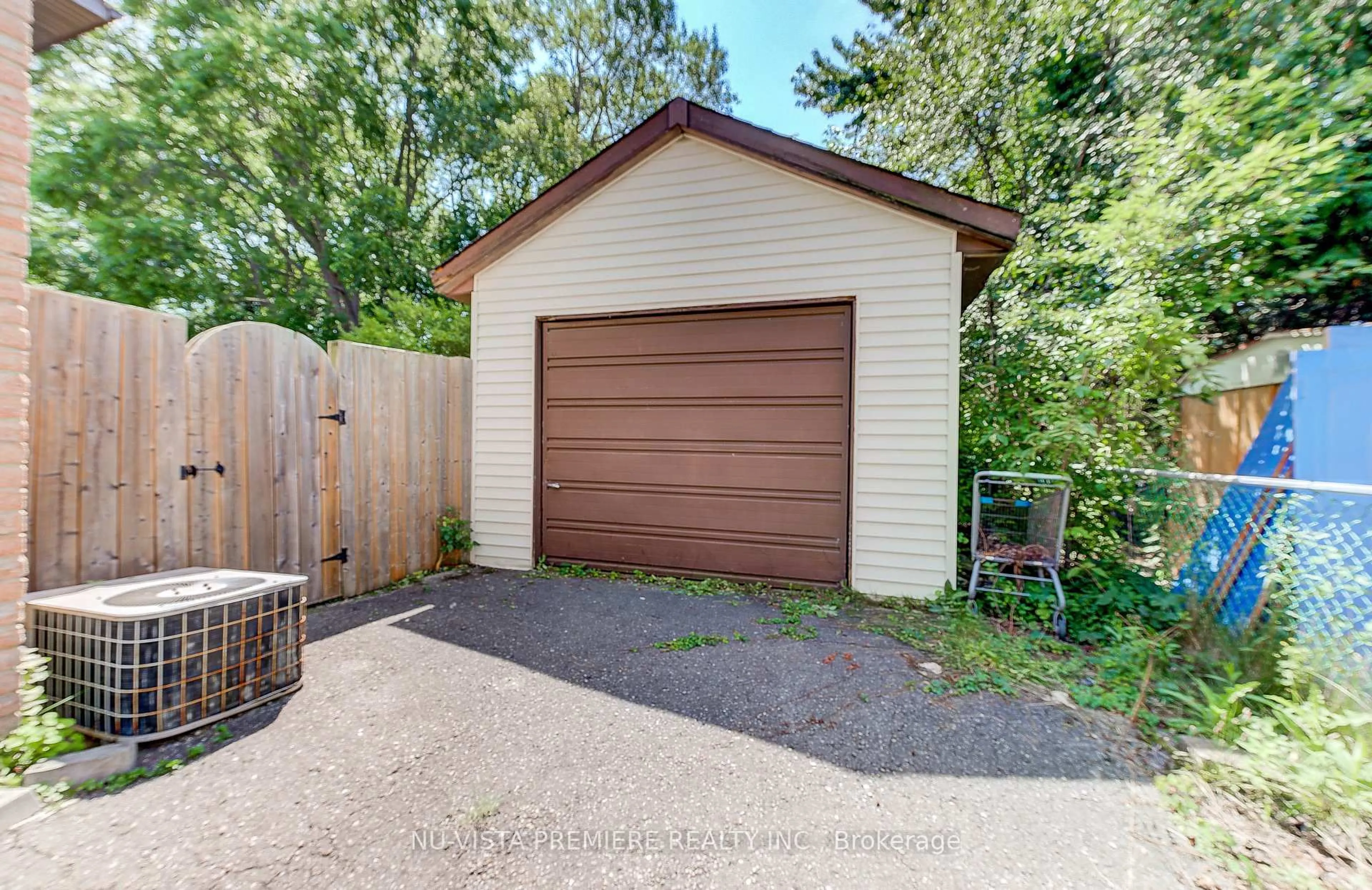 Indoor garage for 41 Ivenrary Rd, London North Ontario N6G 3L5