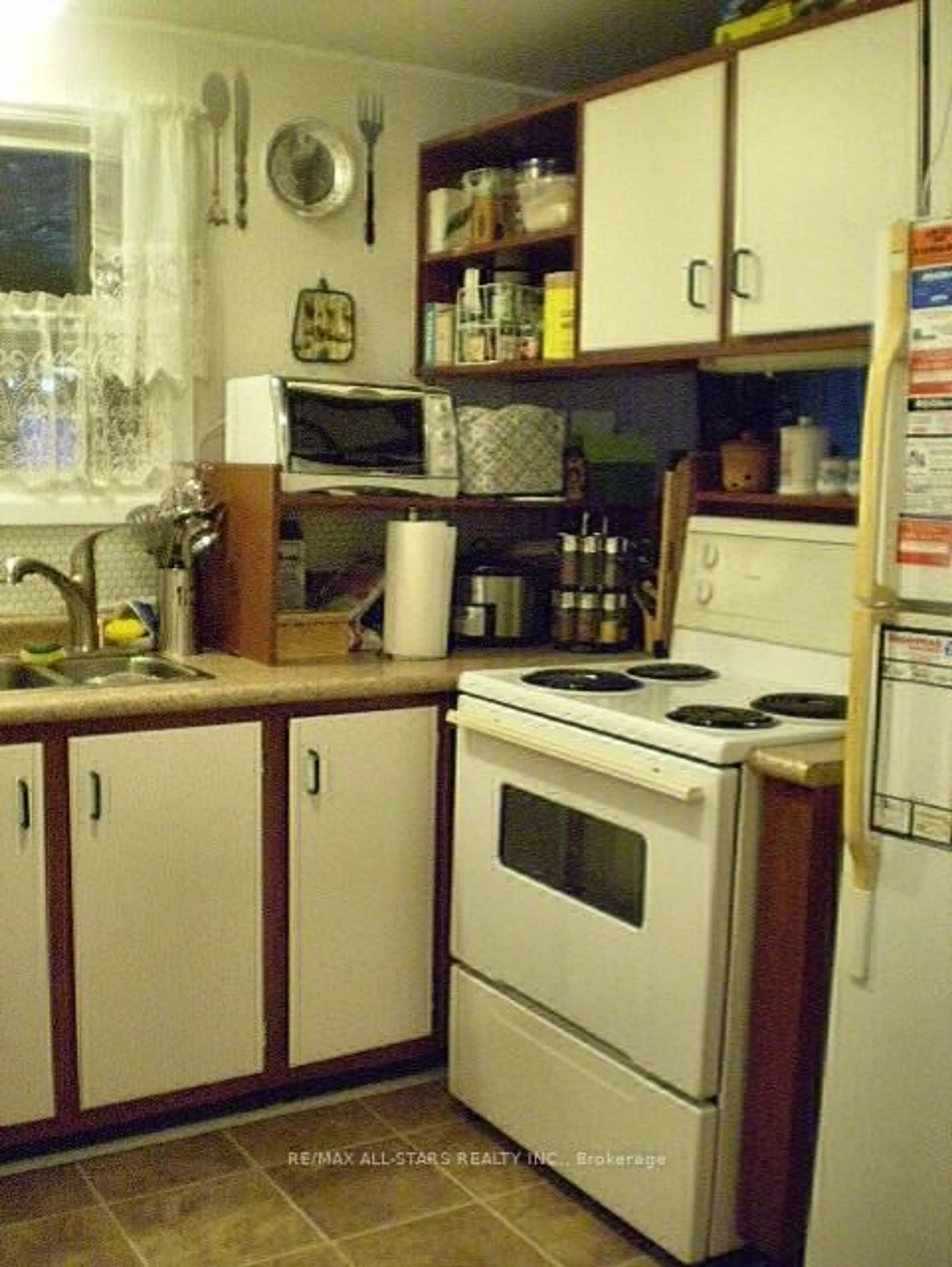 Standard kitchen, unknown for 1225 SPRING VALLEY Rd, Minden Hills Ontario K0M 2K0