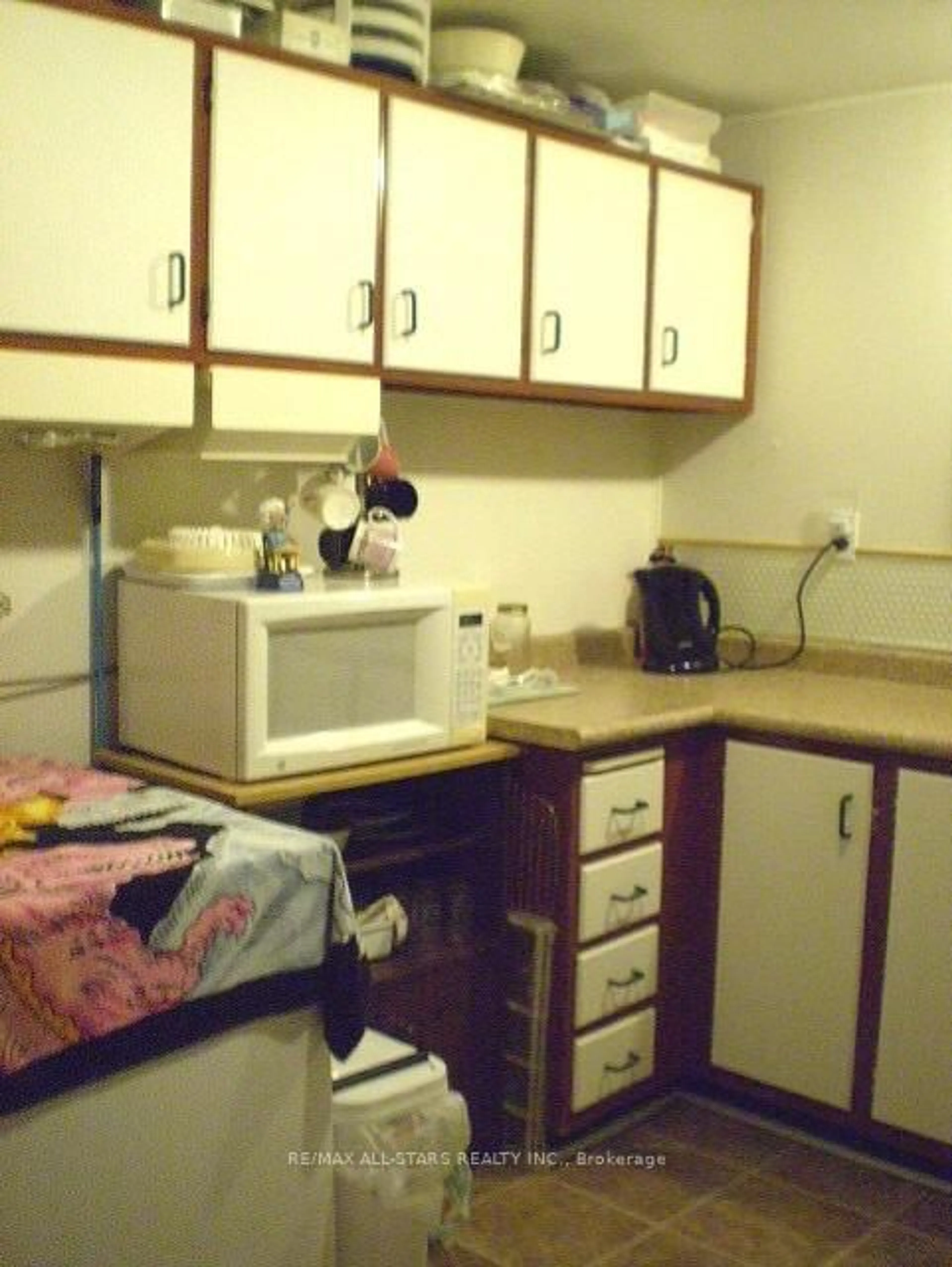 Standard kitchen, unknown for 1225 SPRING VALLEY Rd, Minden Hills Ontario K0M 2K0