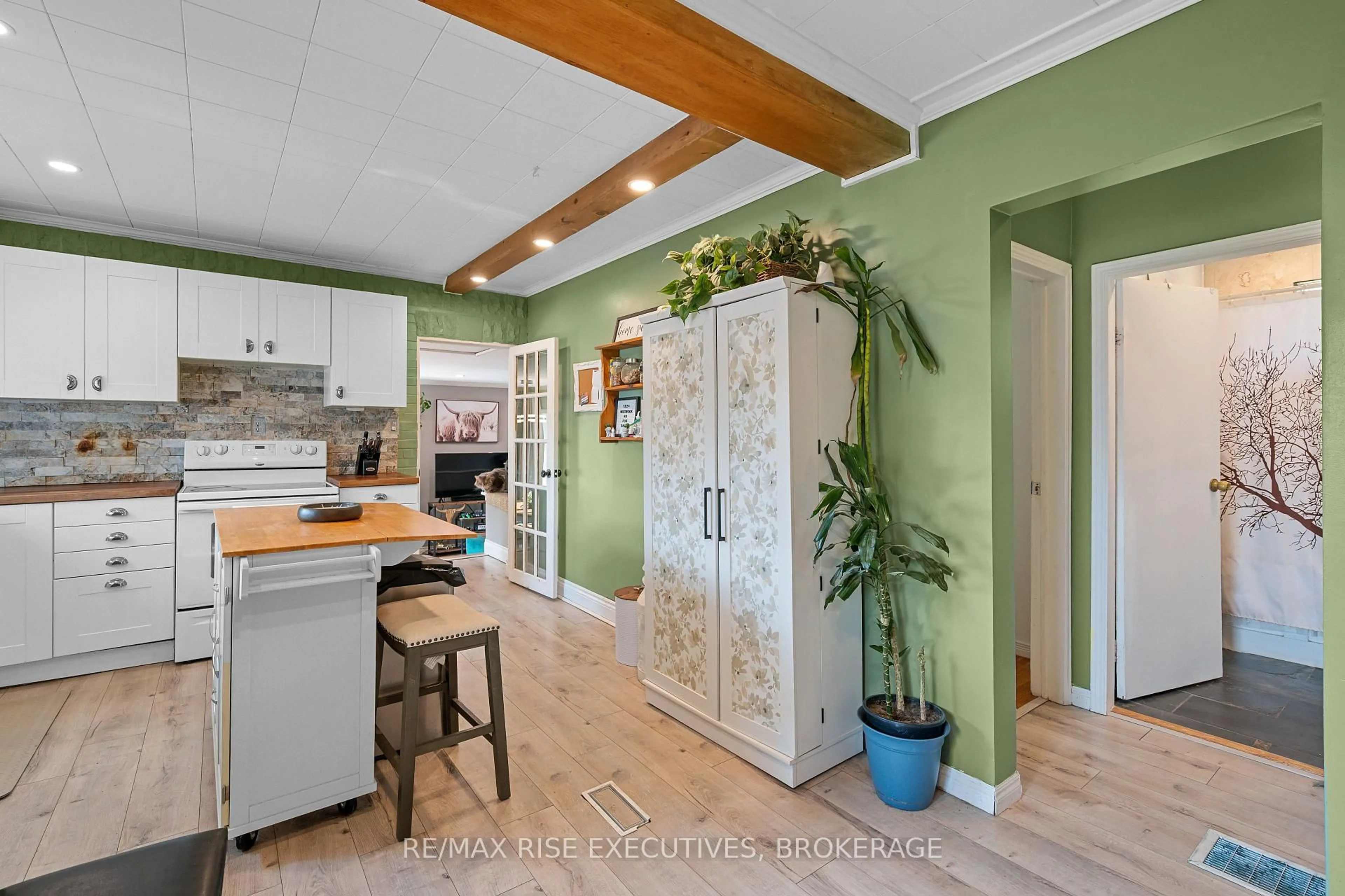 Open concept kitchen, unknown for 1224 Westbrook Rd, Kingston Ontario K7P 2V3