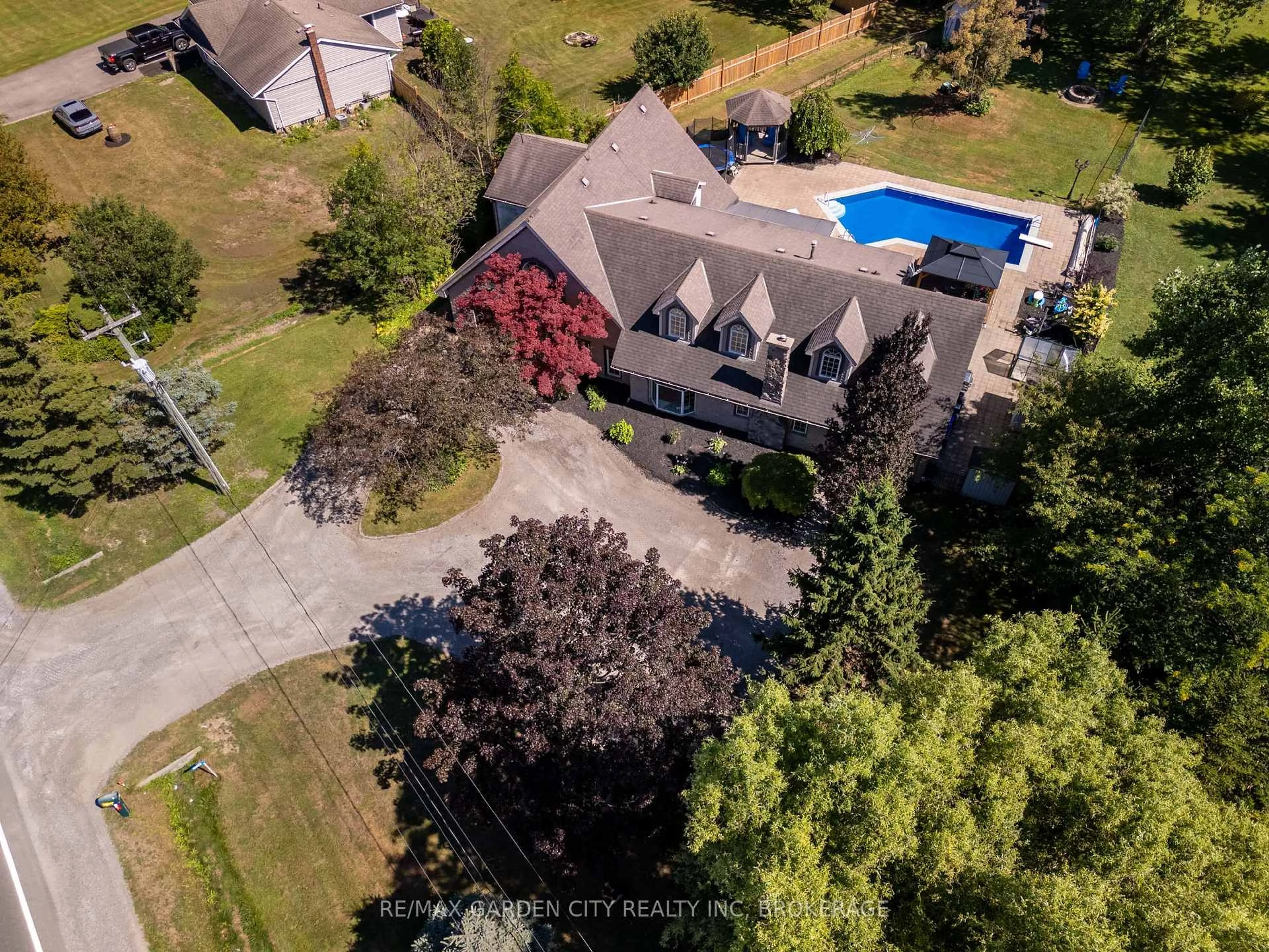 A pic from outside/outdoor area/front of a property/back of a property/a pic from drone, unknown for 42573 3 Highway, Wainfleet Ontario L0S 1V0